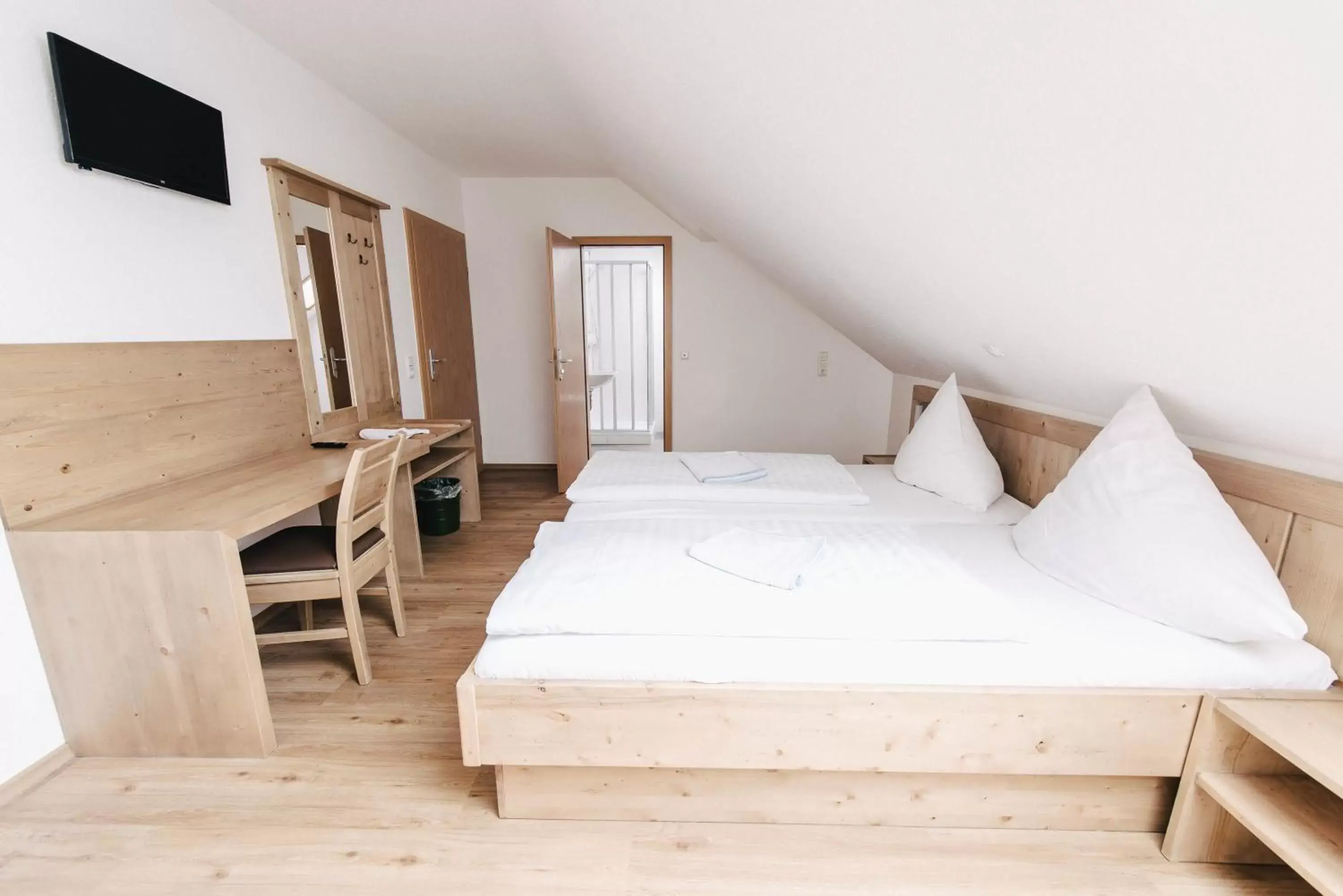 Bedroom, Bed in Gasthof Metzgerei Linsmeier