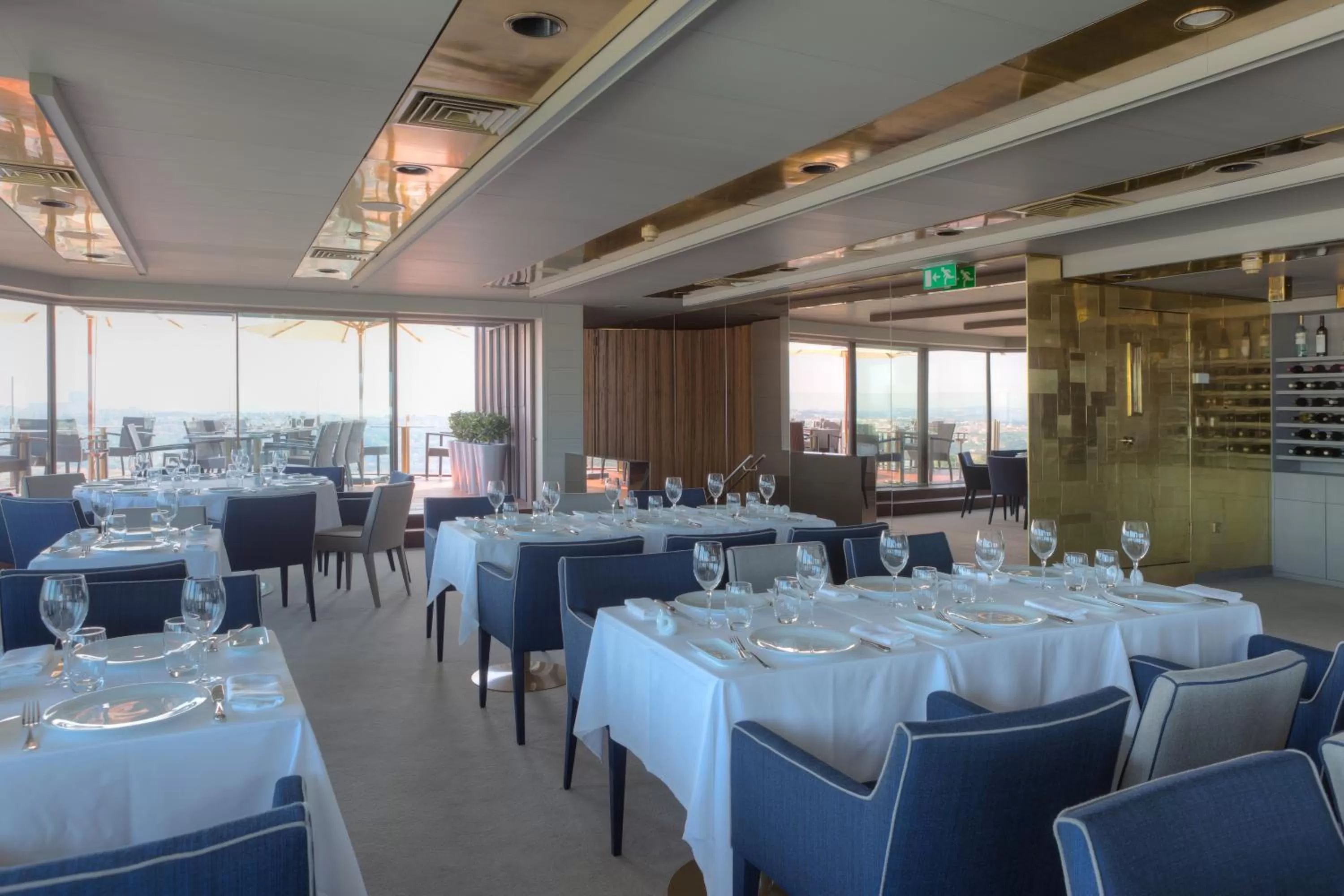 Restaurant/places to eat in Hotel Dom Henrique - Downtown