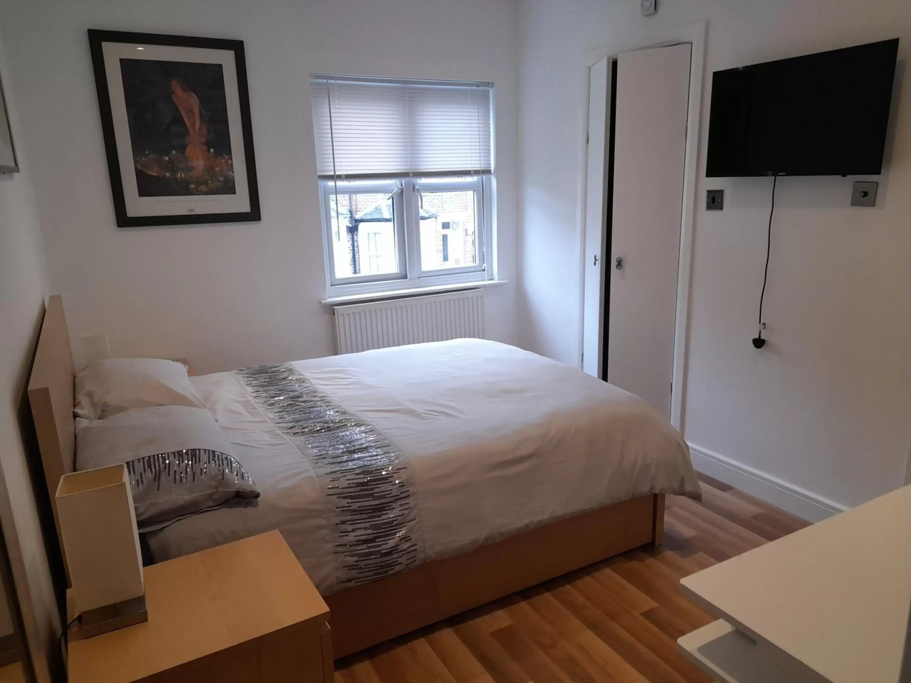 Bedroom, Bed in Lovely Home with full en-suite double bed rooms