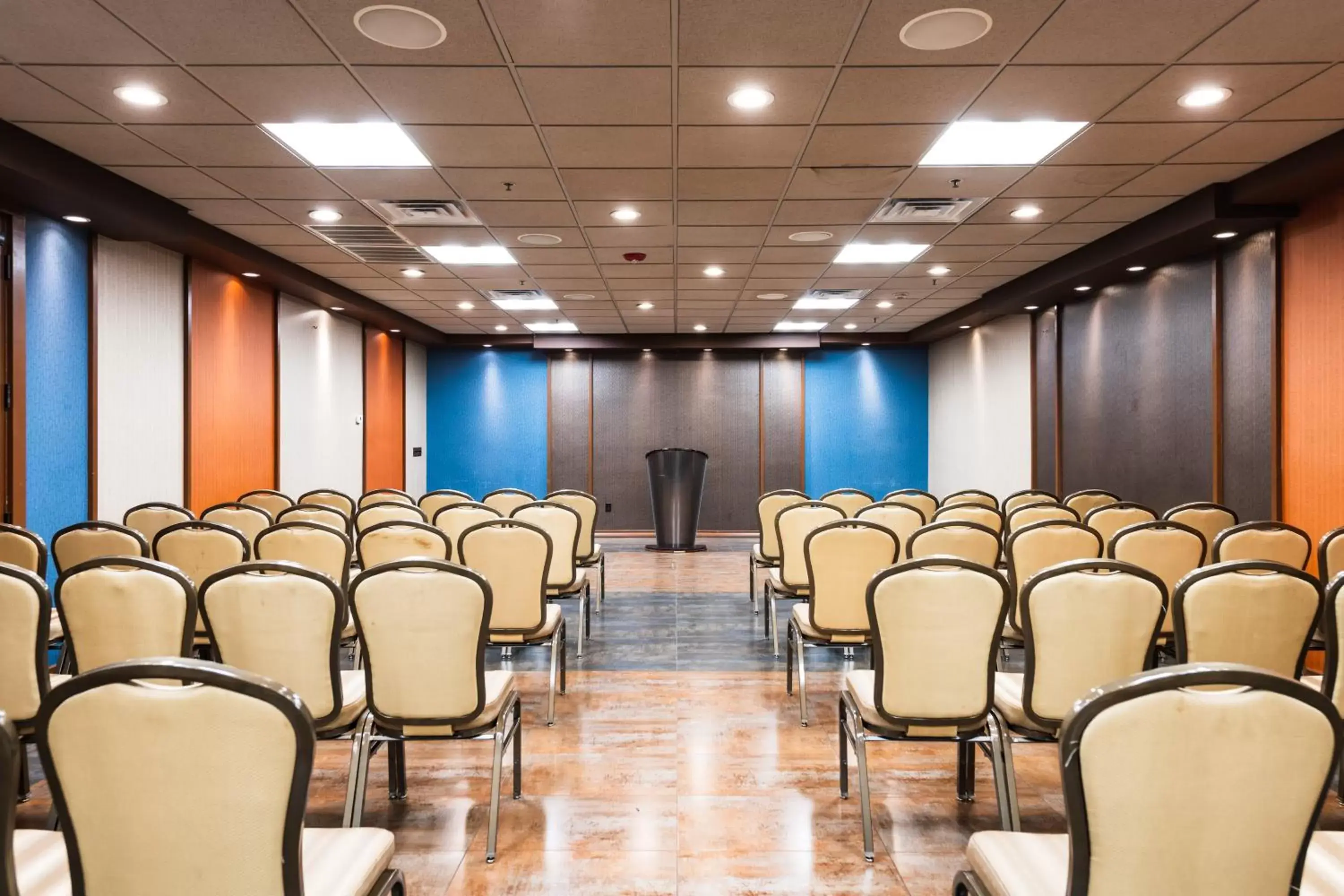 Meeting/conference room in Holiday Inn Newark International Airport