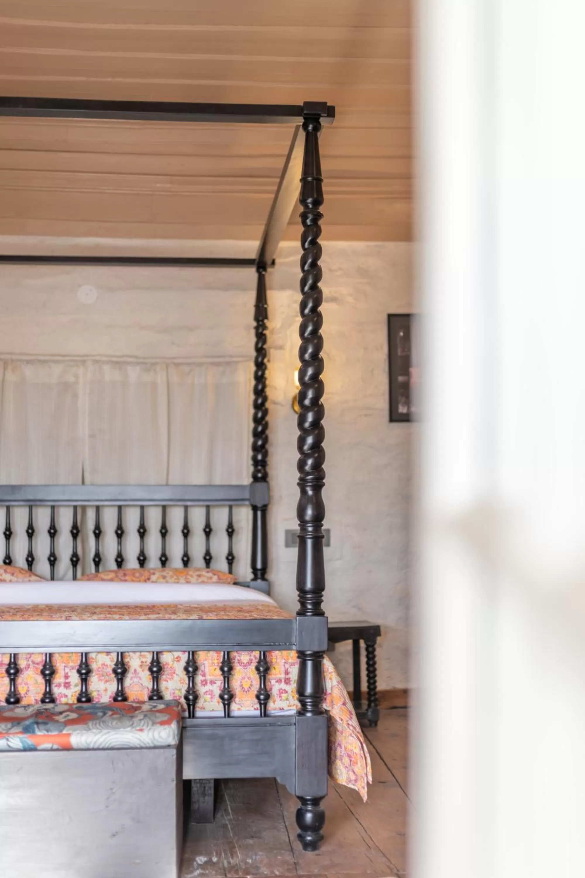 Bed in Seclude Shimla, Taraview