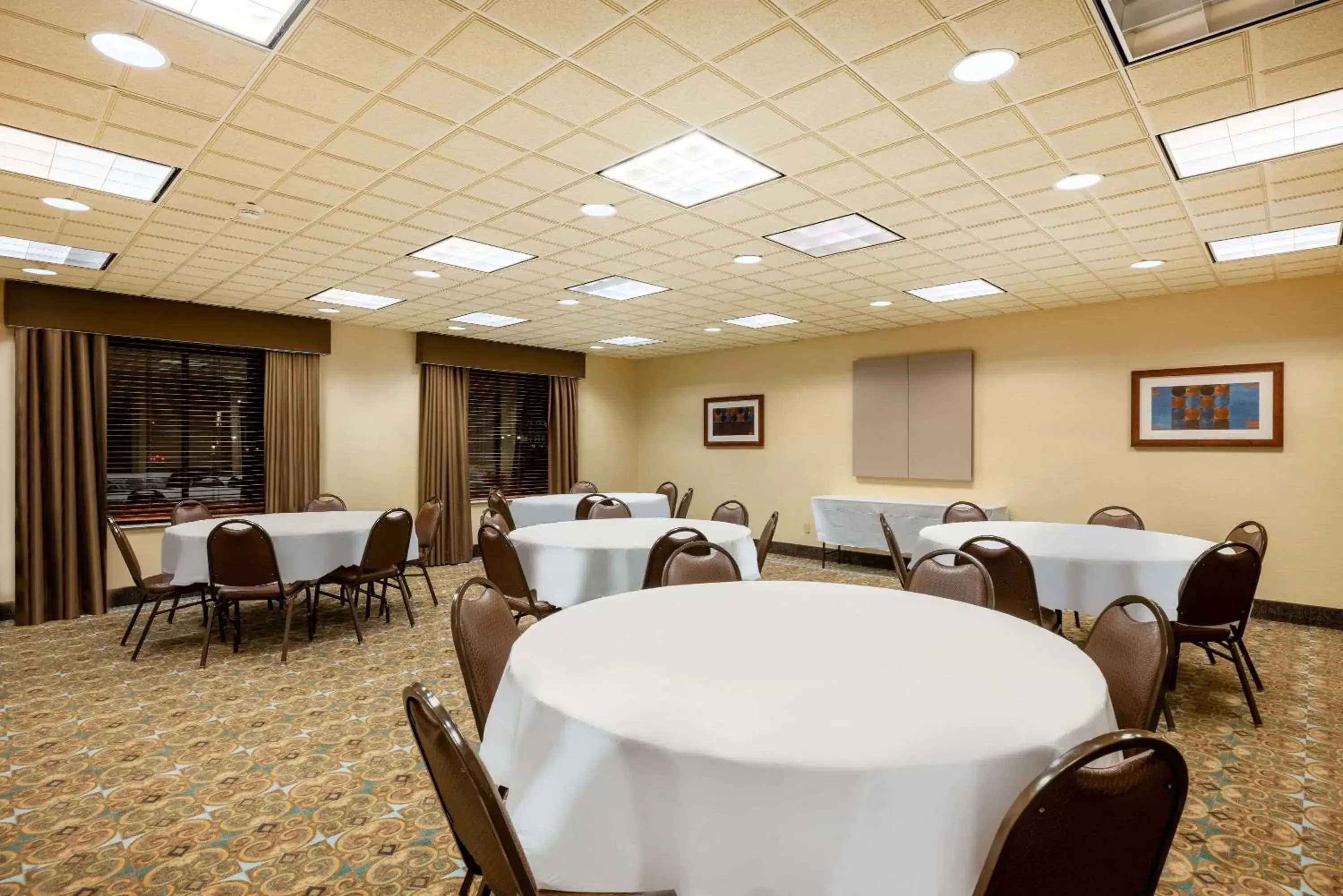 Meeting/conference room in Wingate by Wyndham Gillette near CAM-PLEX