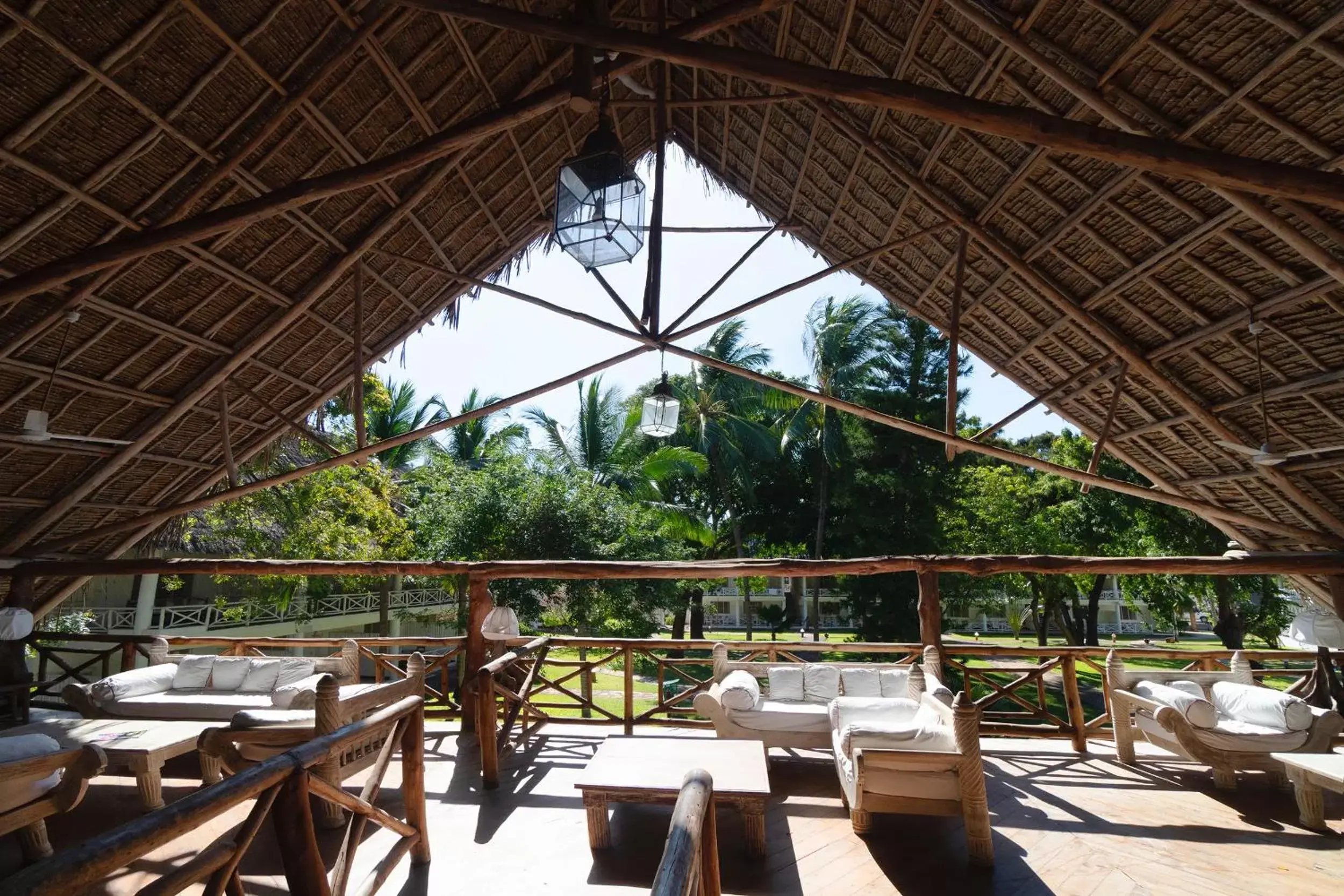 Restaurant/Places to Eat in Sandies Tropical Village