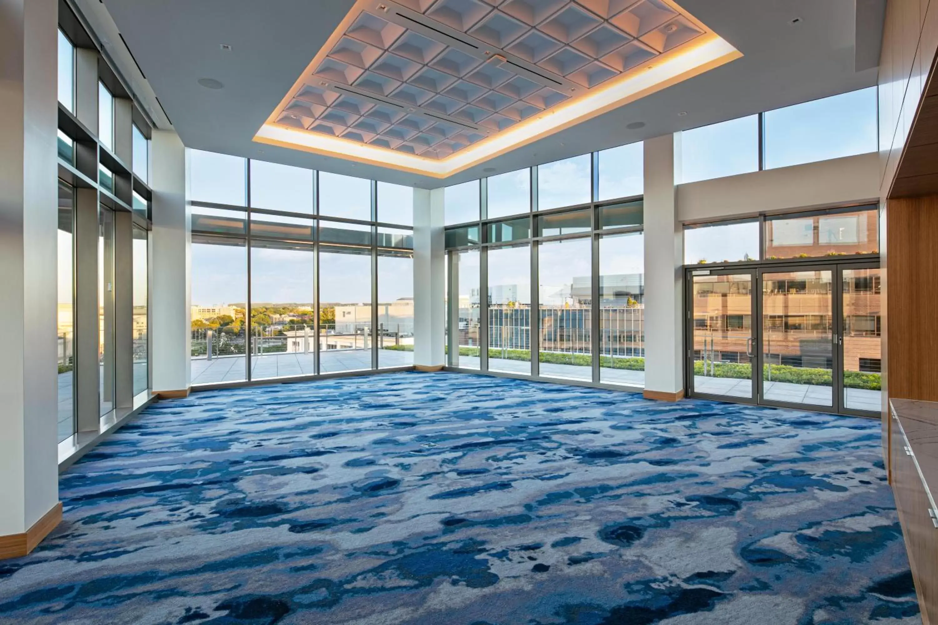 Photo of the whole room in The Royal Sonesta Washington DC Capitol Hill