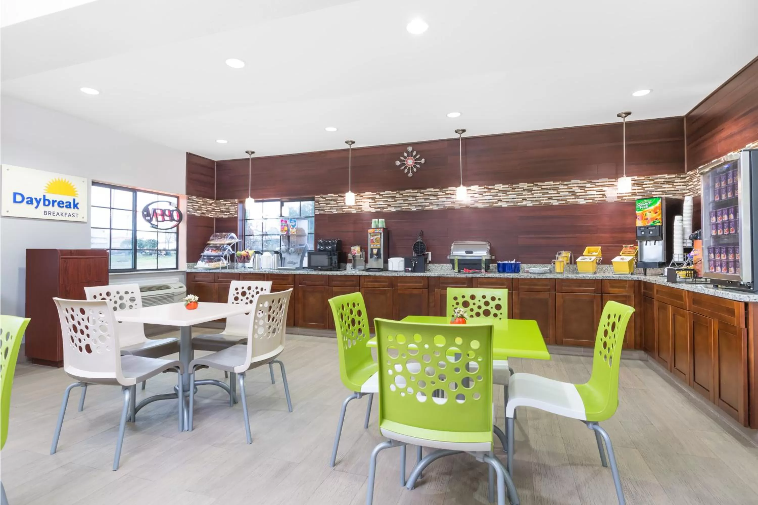 Area and facilities, Restaurant/Places to Eat in Days Inn & Suites by Wyndham Madisonville