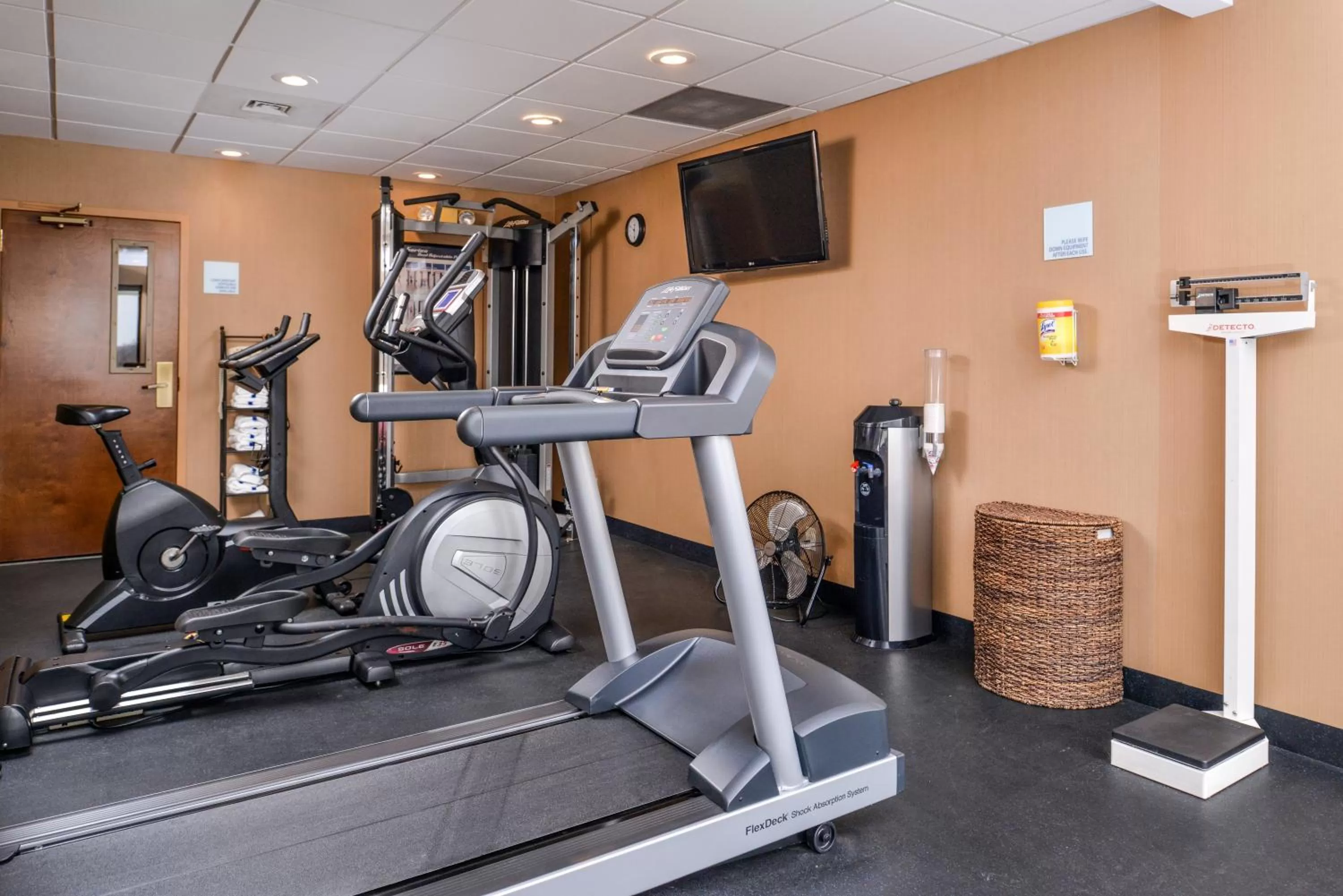 Fitness centre/facilities in Holiday Inn Express Lewisburg - New Columbia by IHG