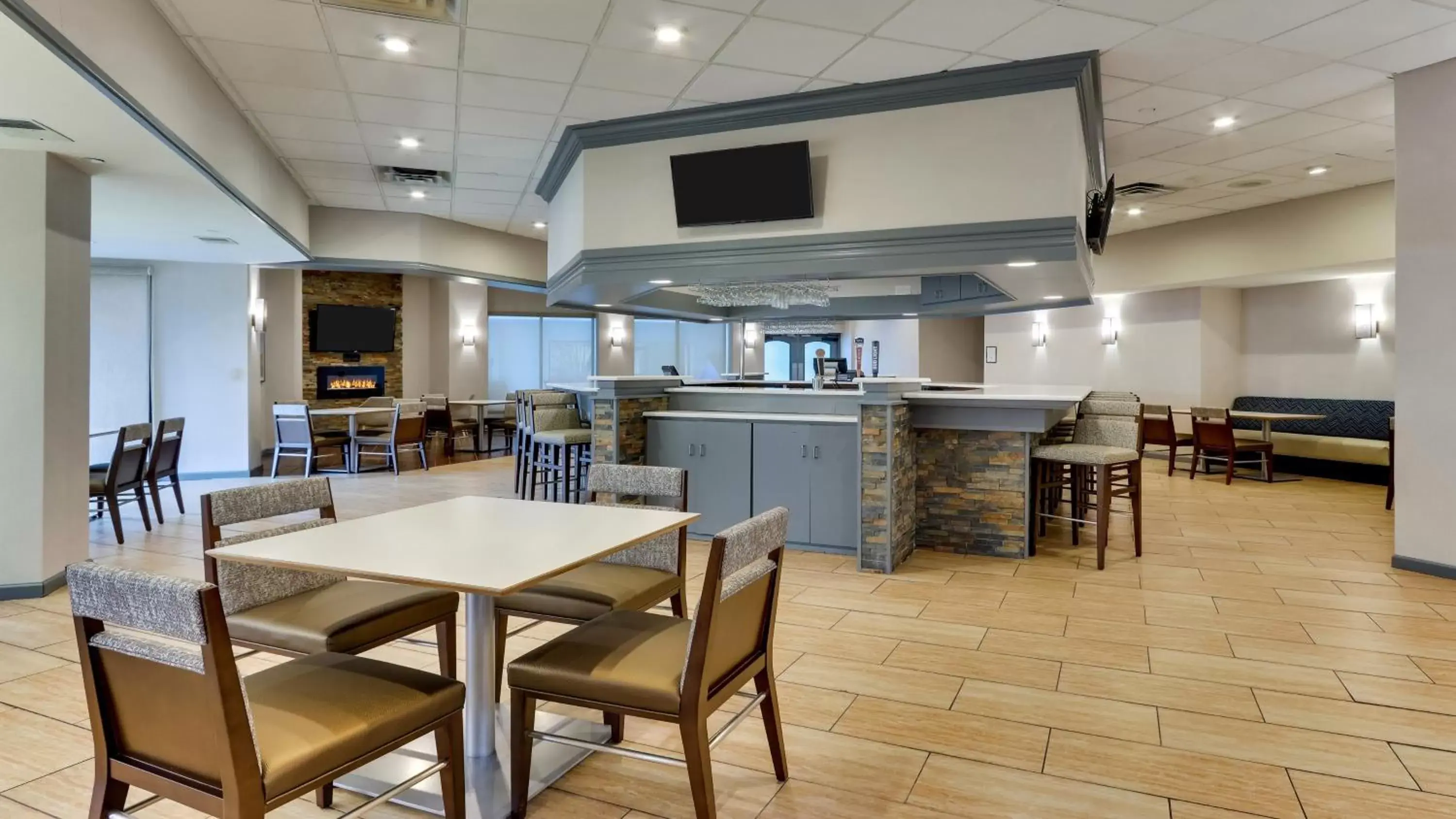 Restaurant/Places to Eat in Holiday Inn Staunton Conference Center, an IHG Hotel