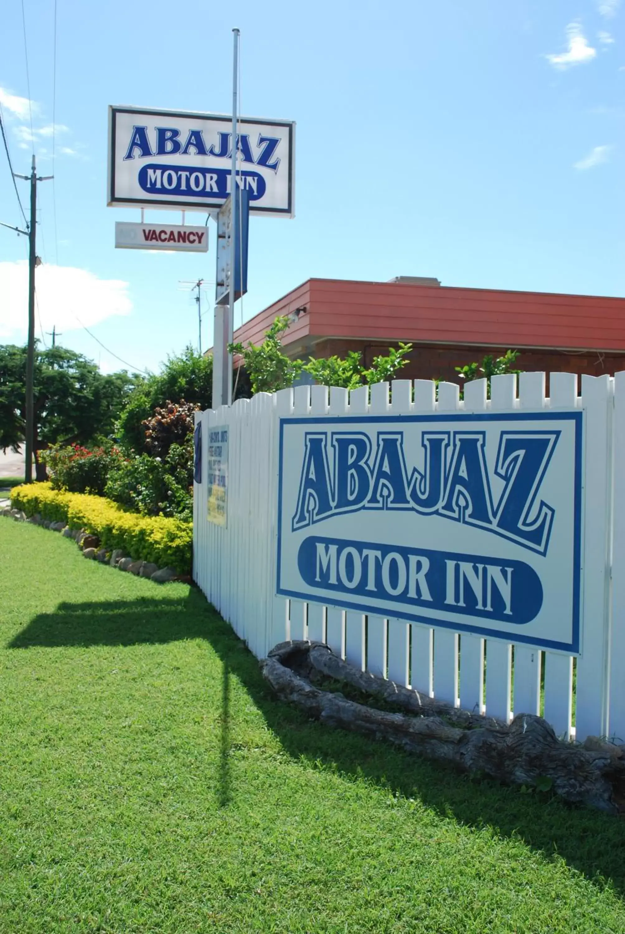 Facade/entrance, Property Logo/Sign in ABAJAZ MOTOR INN-CENTRAL LOCATION-UNDERCOVER PARKING-POOL-KING BED in EVERY ROOM