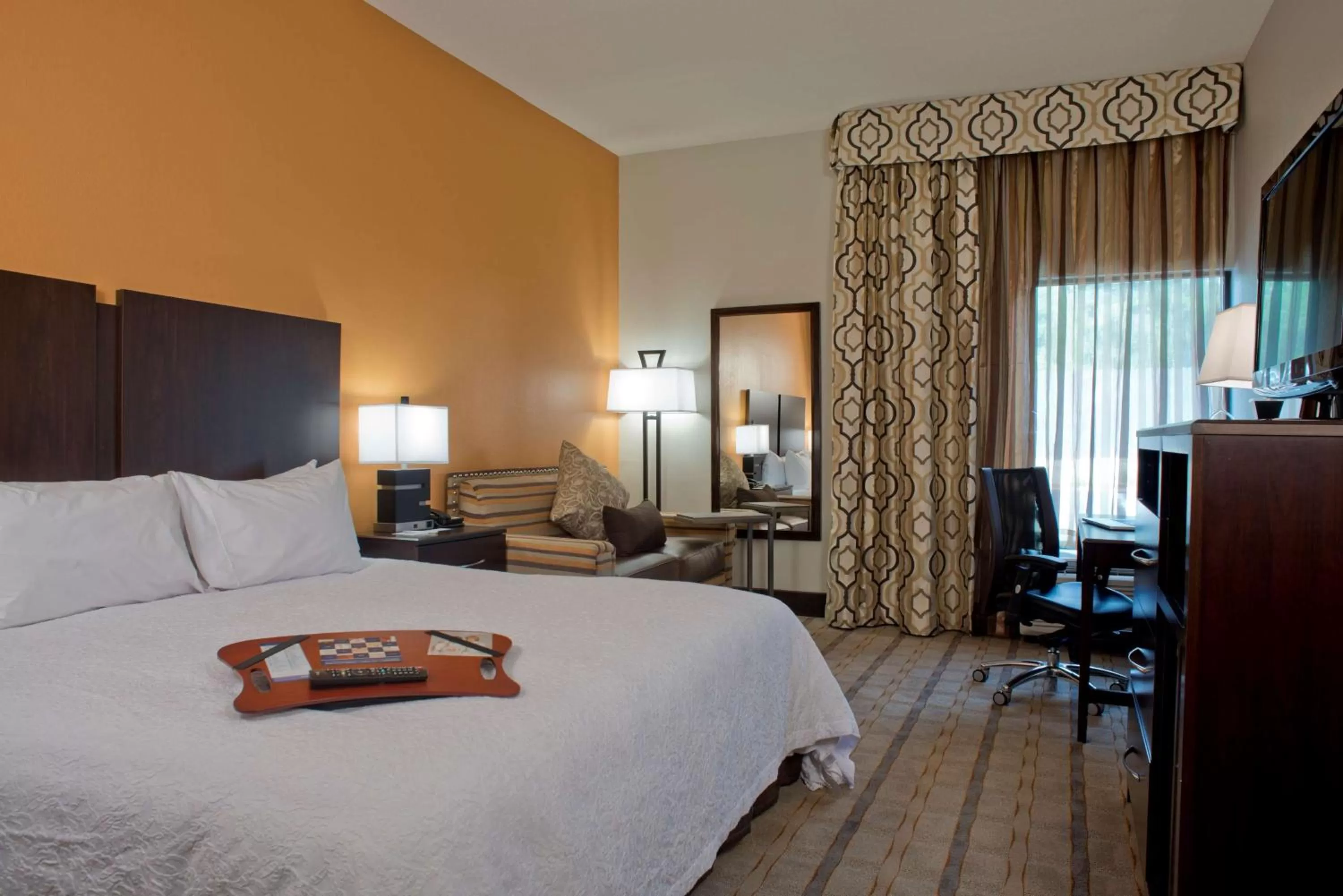 Bed in Hampton Inn Milledgeville