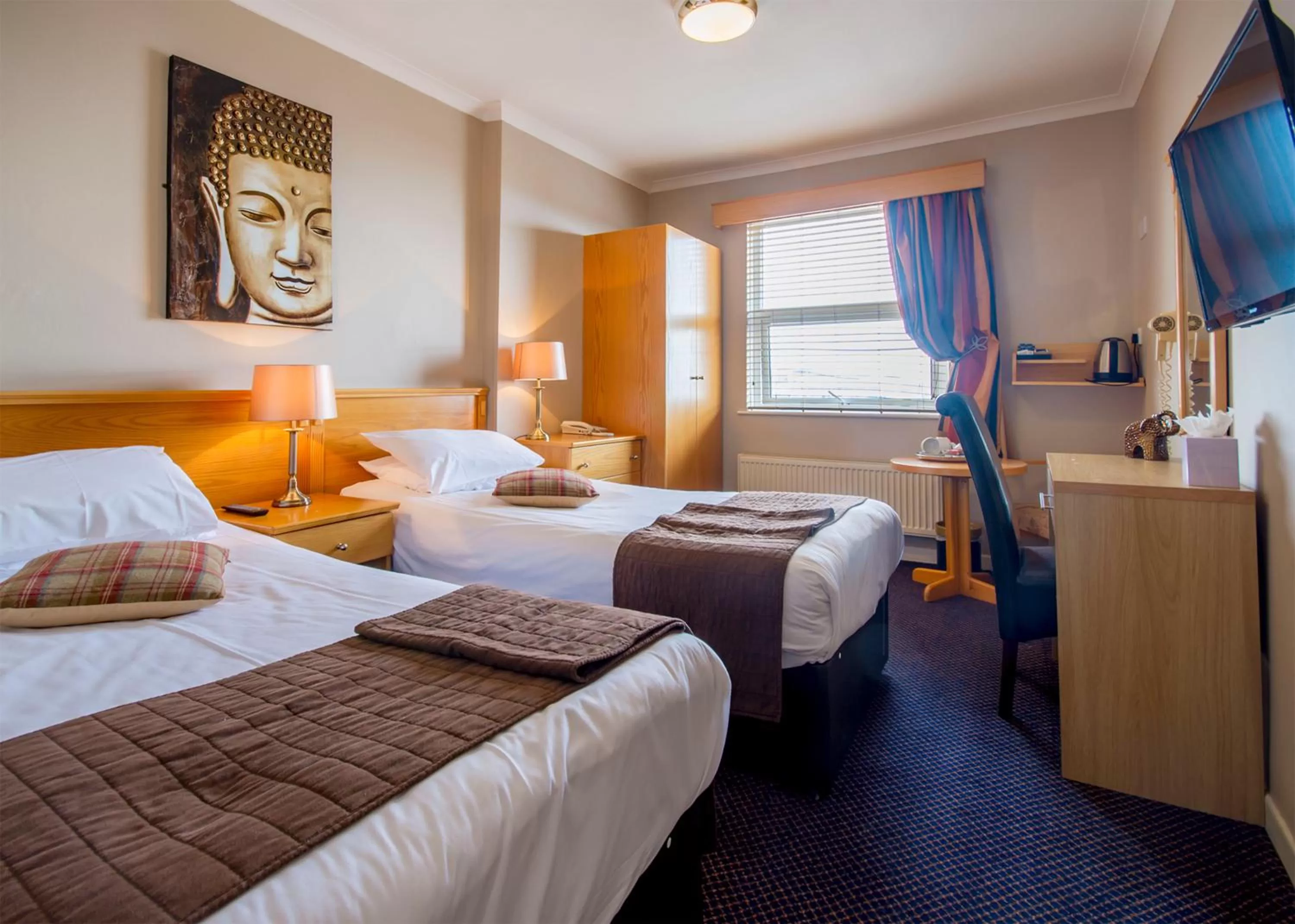 Bedroom, Bed in Smiths Hotel