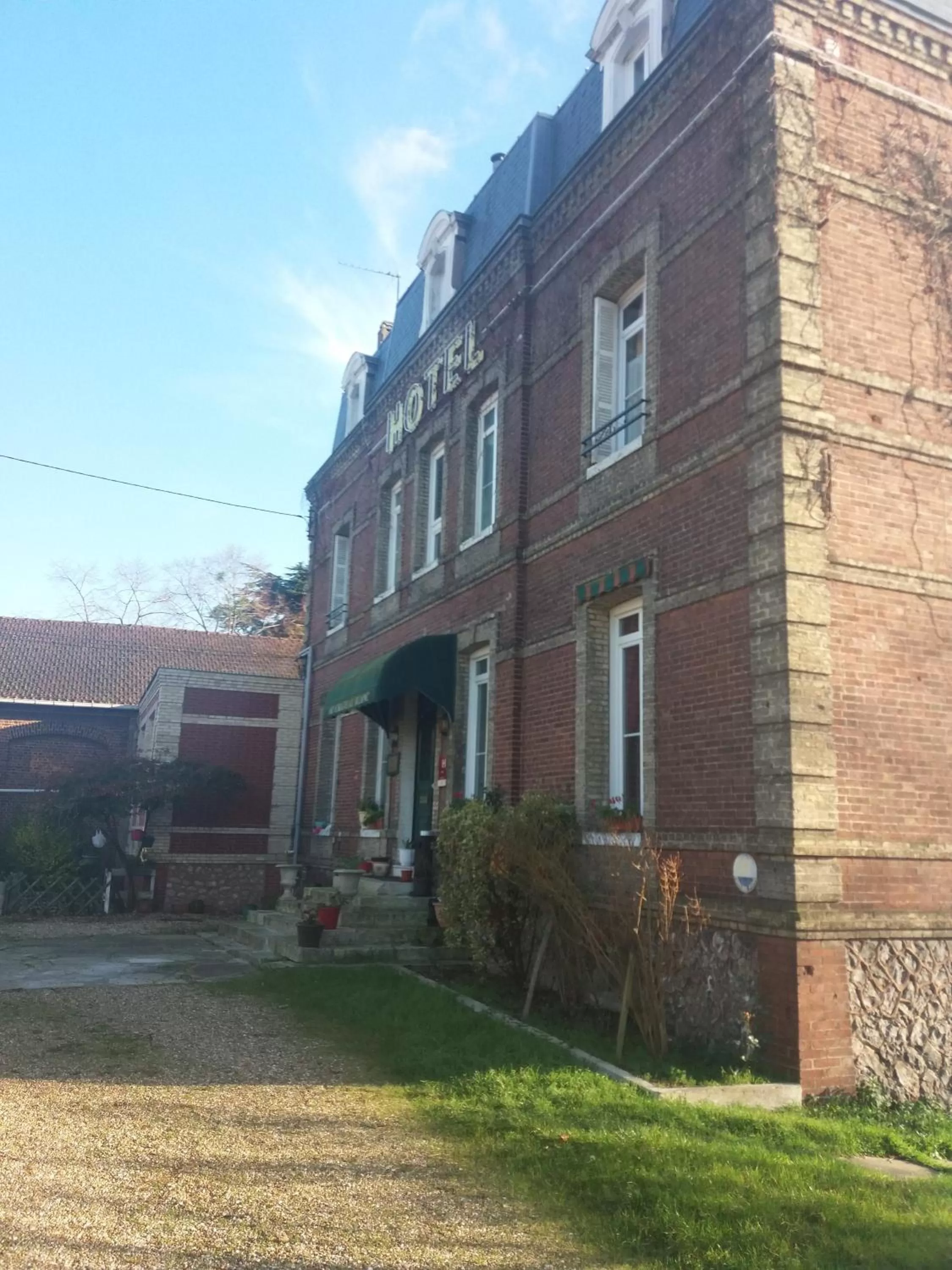 Property Building in Hotel du chateau blanc