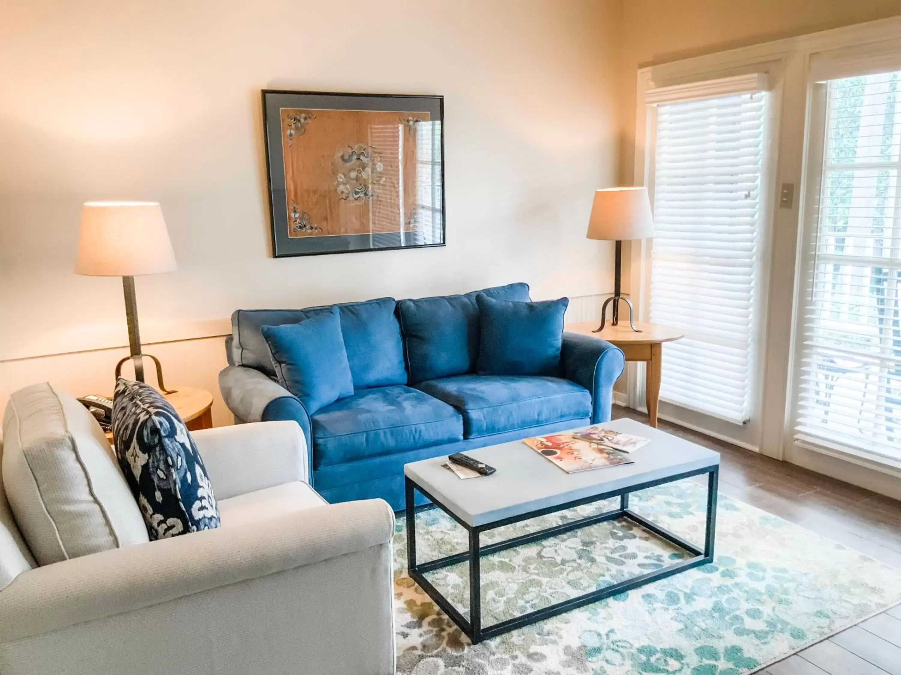 Living room, Seating Area in The Lodge at The Bluffs