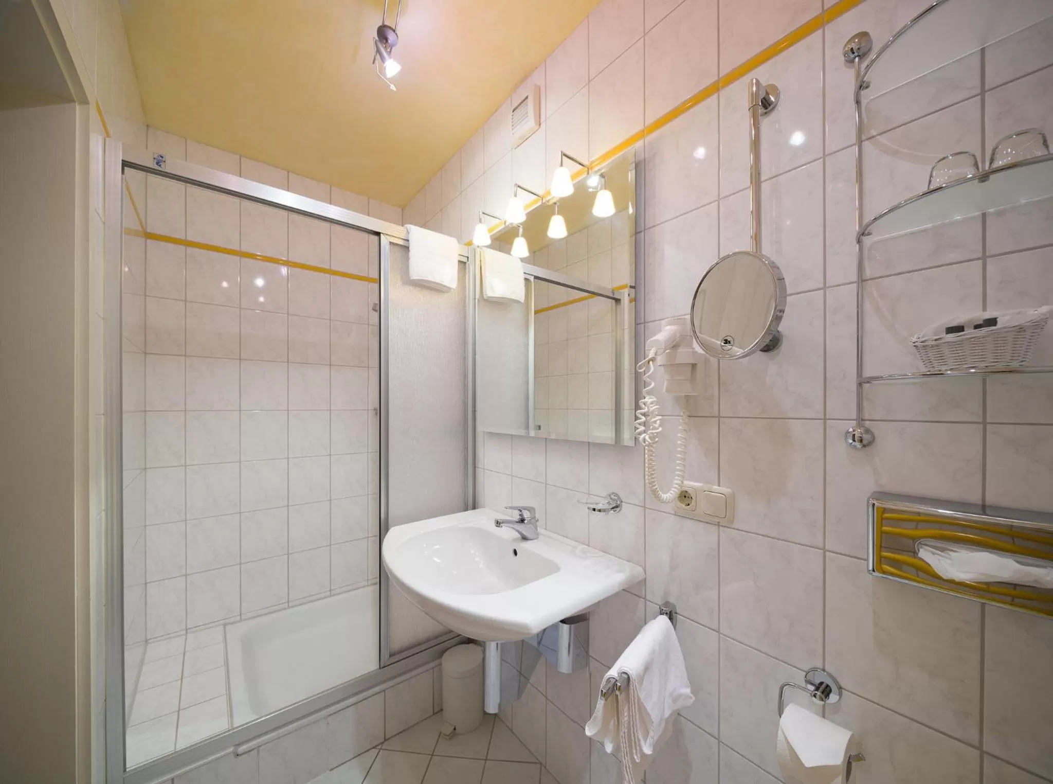 Shower in Hotel Hörterer Der Hammerwirt