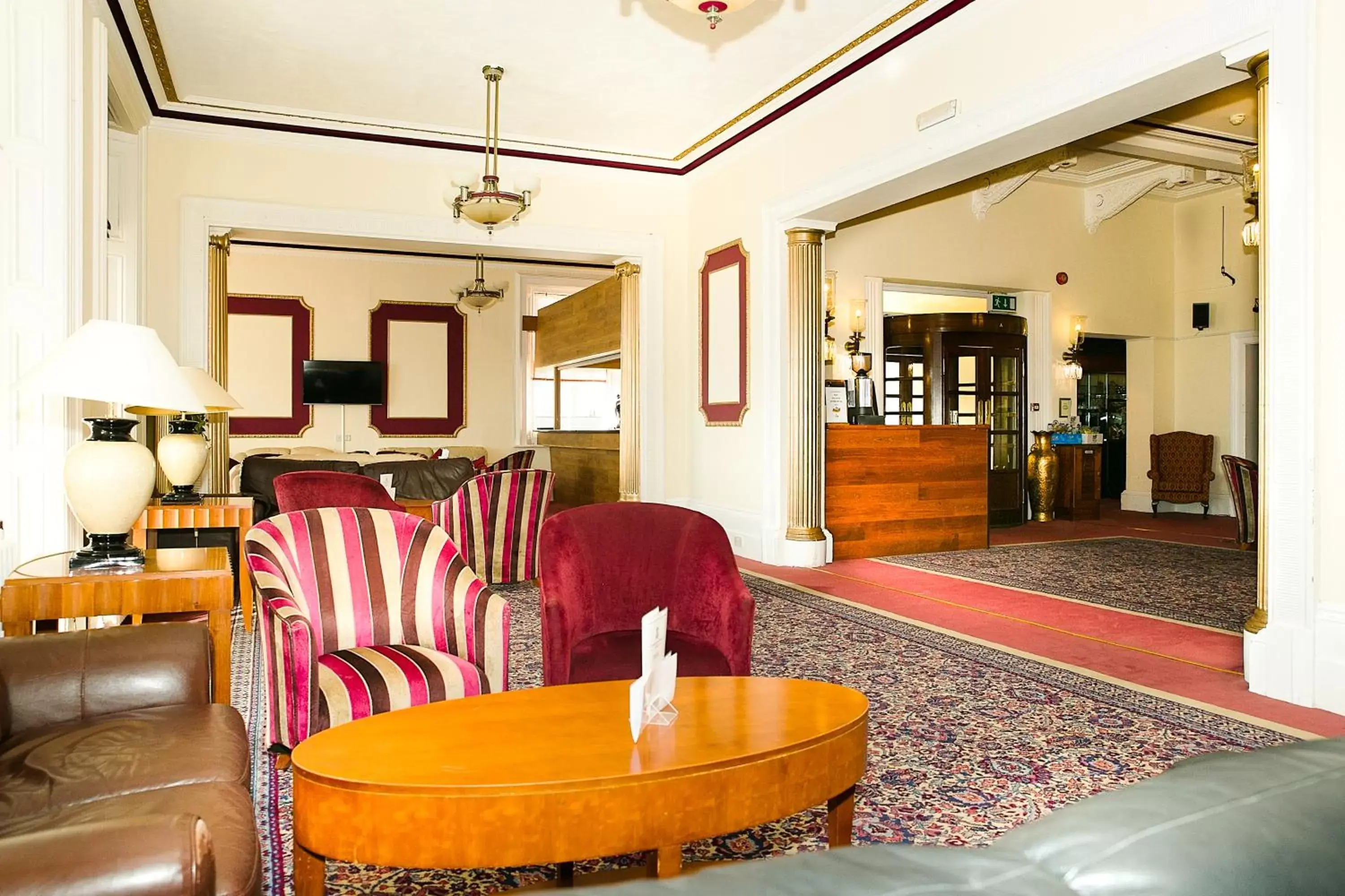 Lounge or bar in The Cumberland Hotel