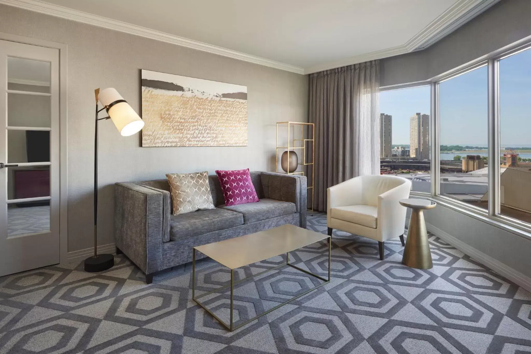 Photo of the whole room, Seating Area in InterContinental Toronto Centre, an IHG Hotel