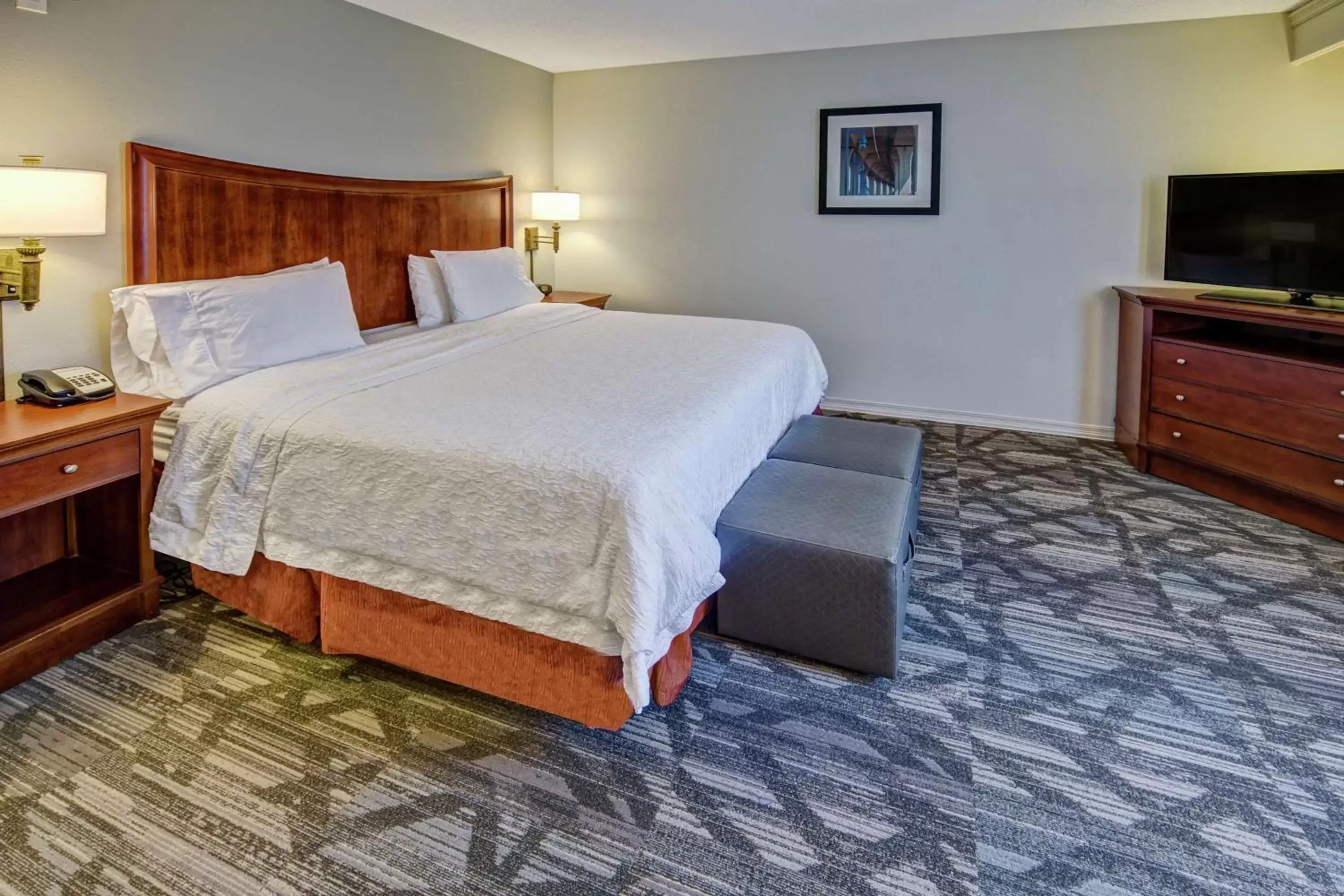Bedroom, Bed in Hampton Inn & Suites Stuart-North