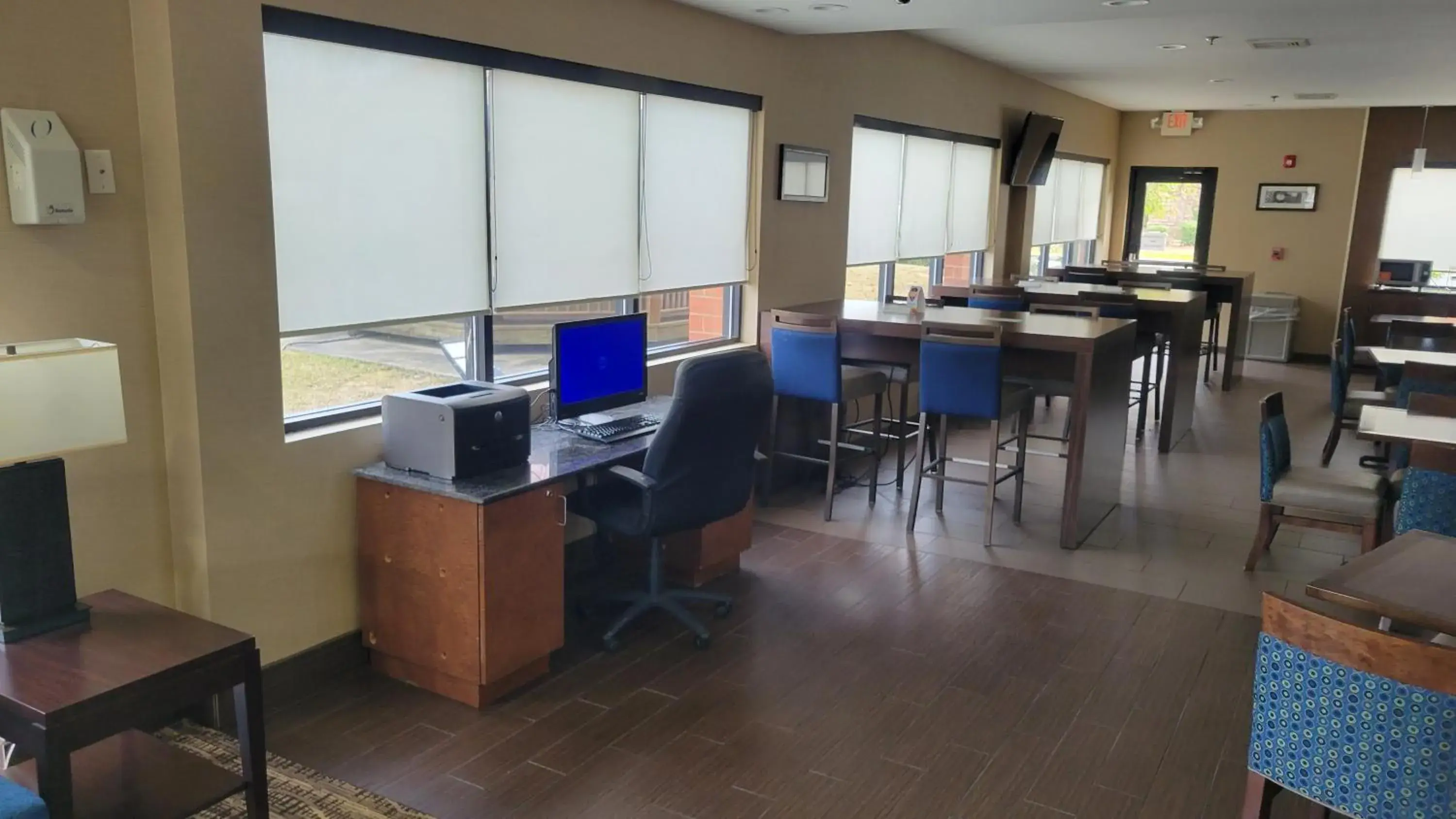 Restaurant/places to eat in Comfort Suites Macon Northwest Restaurant/places to eat in Comfort Suites Macon Northwest