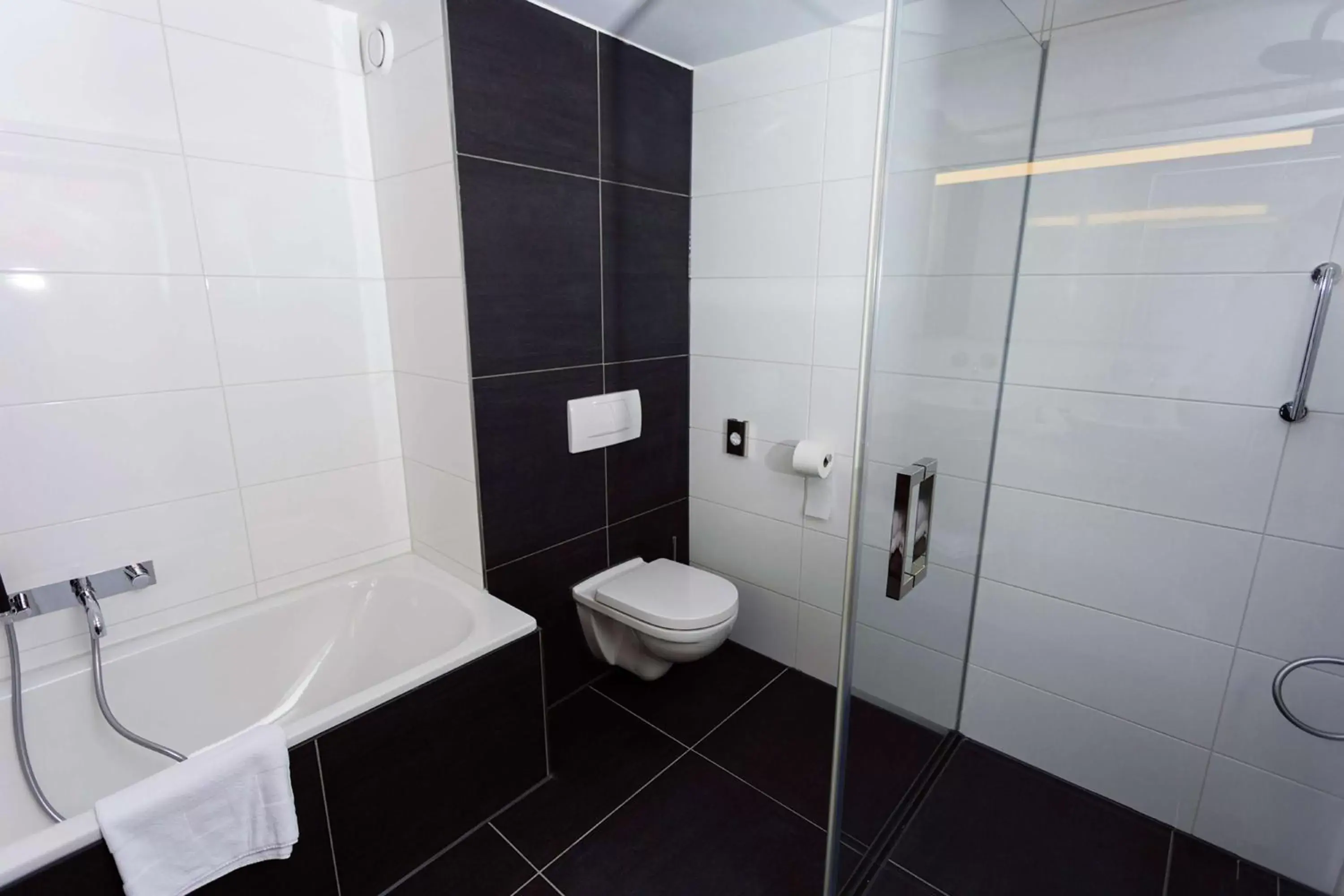 Bathroom in DoubleTree by Hilton Royal Parc Soestduinen