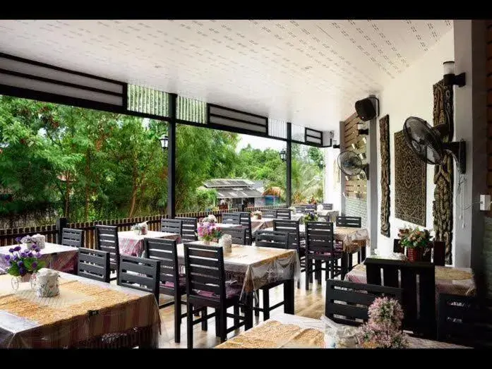 Restaurant/Places to Eat in Pleai Ta Lea Resort