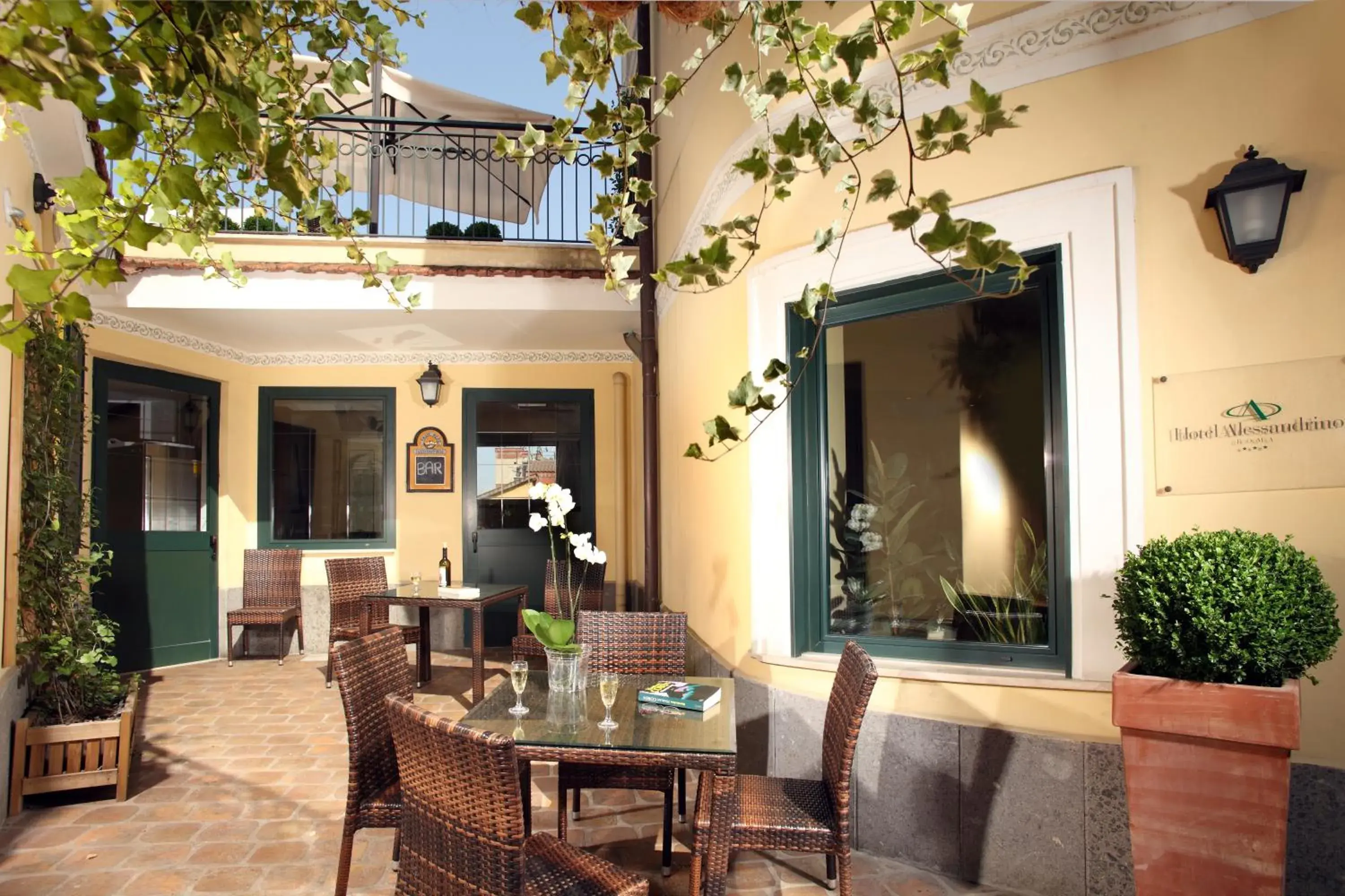 Restaurant/places to eat in Hotel Alessandrino