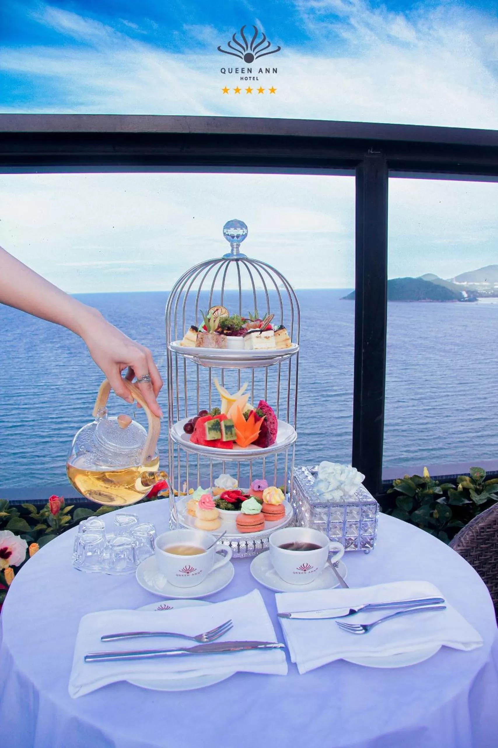 Restaurant/places to eat in Queen Ann Nha Trang Hotel