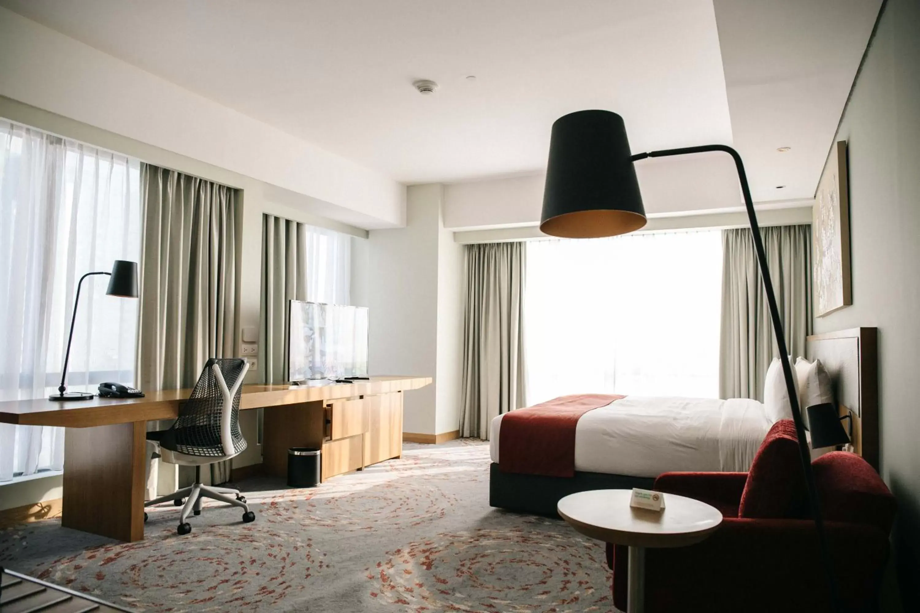 Photo of the whole room, Bed in Holiday Inn & Suites Jakarta Gajah Mada by IHG Photo of the whole room, Bed in Holiday Inn & Suites Jakarta Gajah Mada by IHG