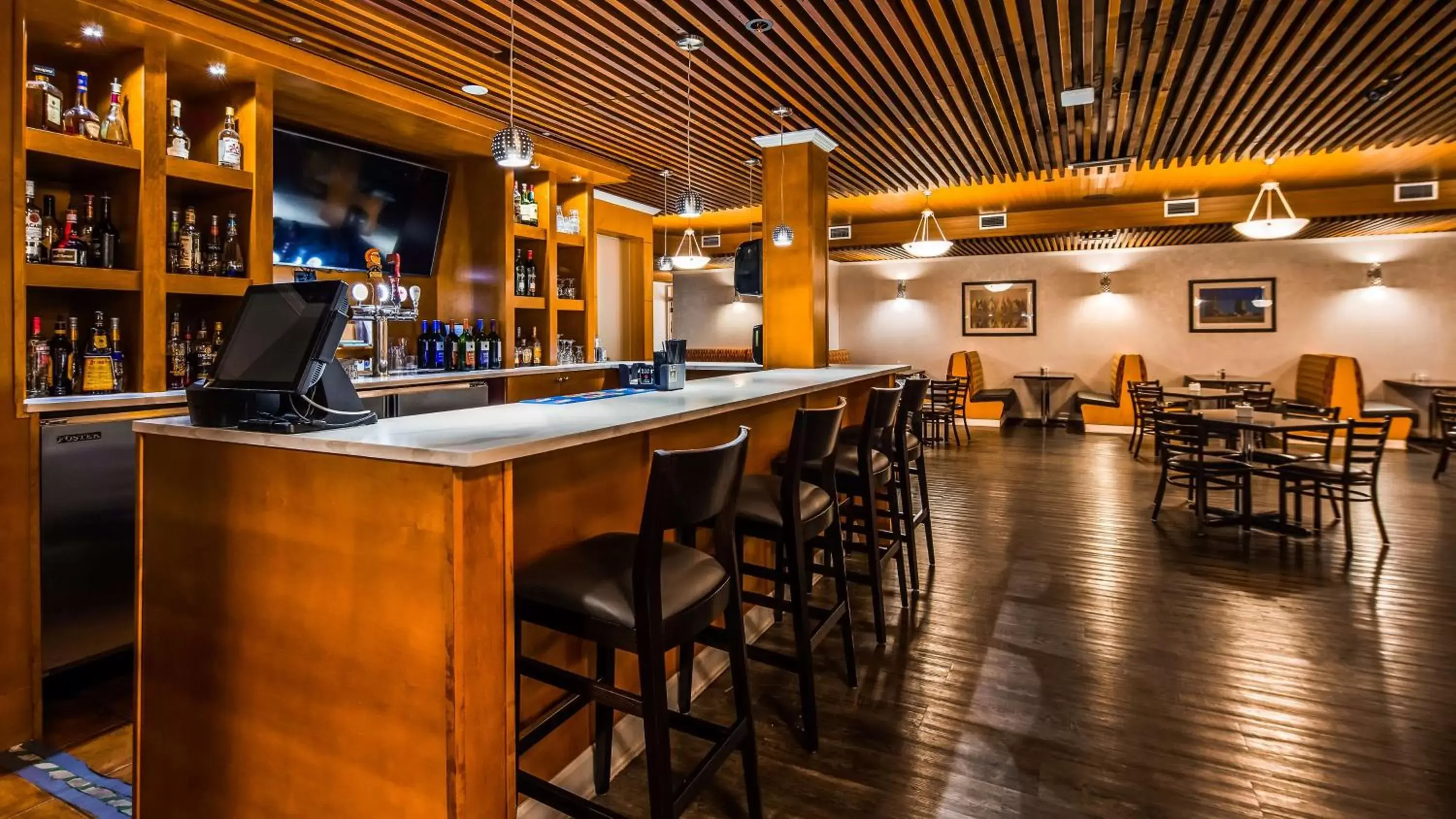 Lounge or bar, Restaurant/Places to Eat in Best Western Cedar Park Inn