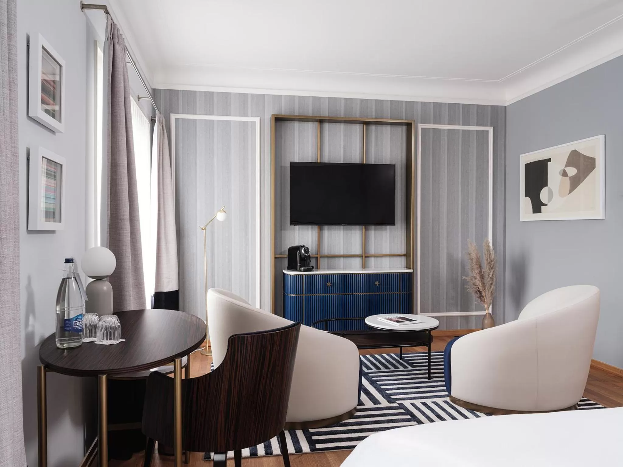 TV and multimedia, Bed in AMERON Zürich Bellerive au Lac