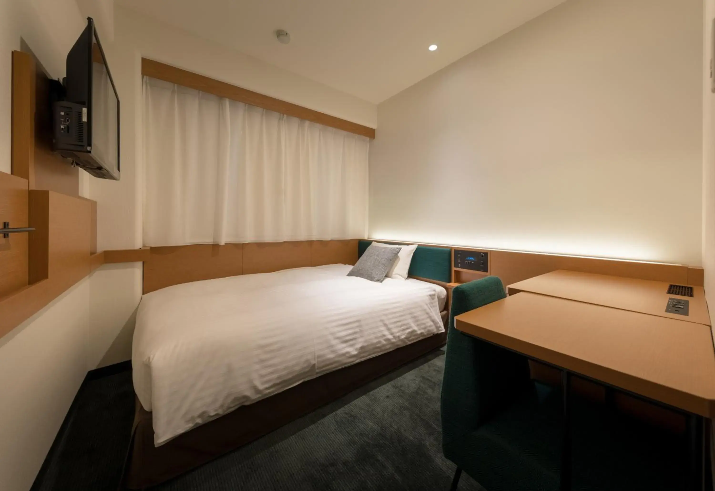 Bedroom, Bed in Nishitetsu Inn Nihonbashi