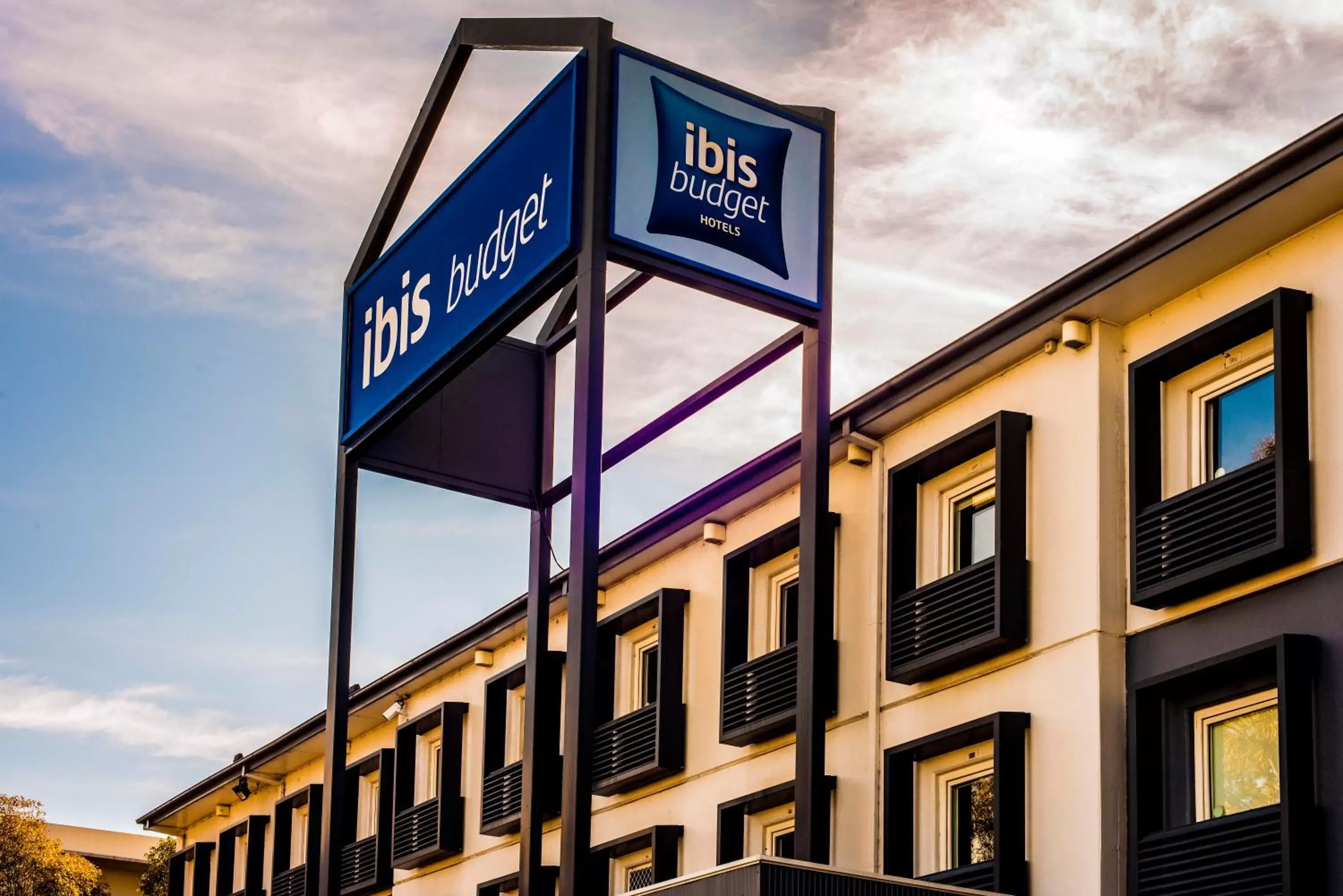 Facade/entrance, Property Building in ibis Budget - Campbelltown