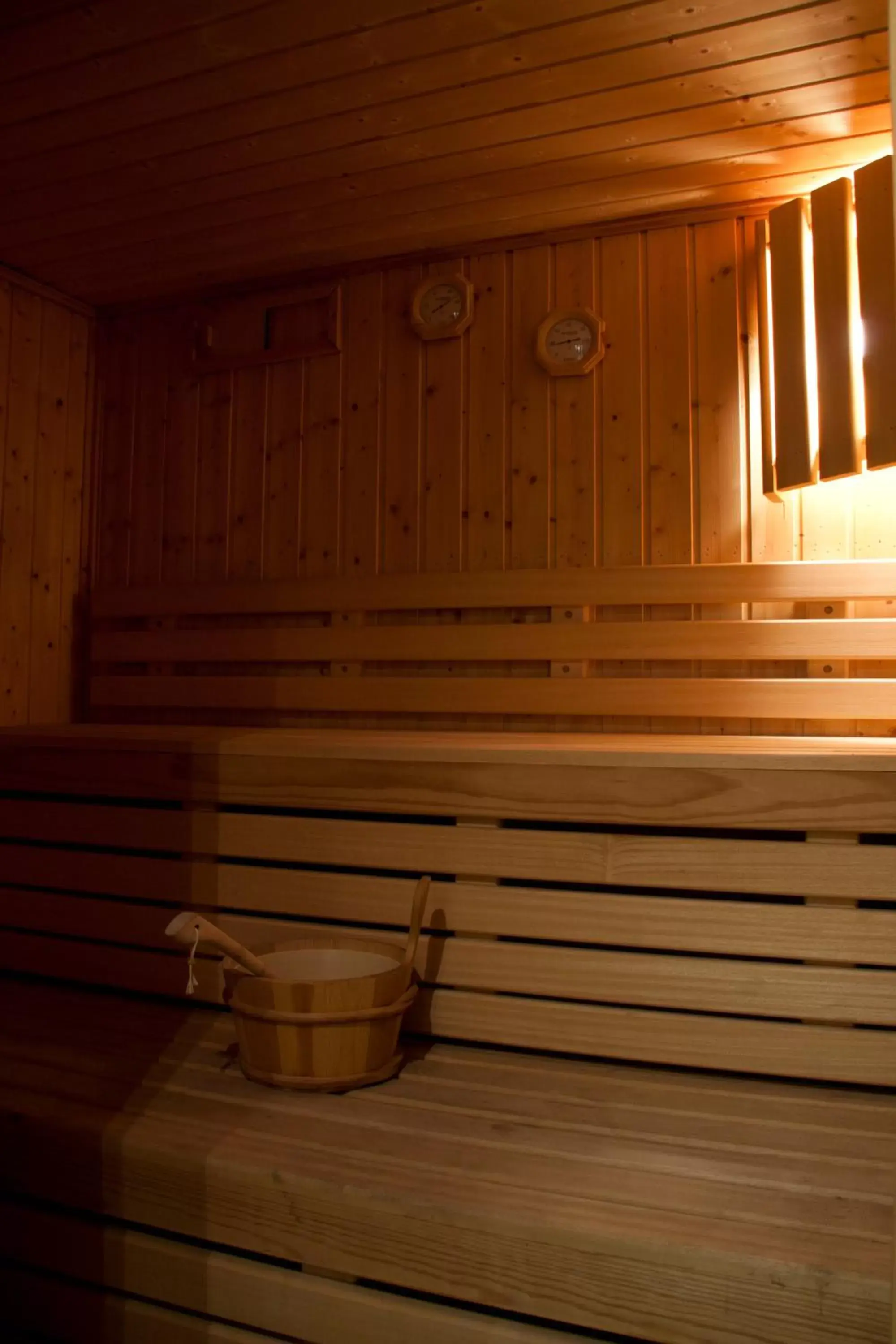 Spa and wellness centre/facilities in Capsis Hotel Thessaloniki Spa and wellness centre/facilities in Capsis Hotel Thessaloniki