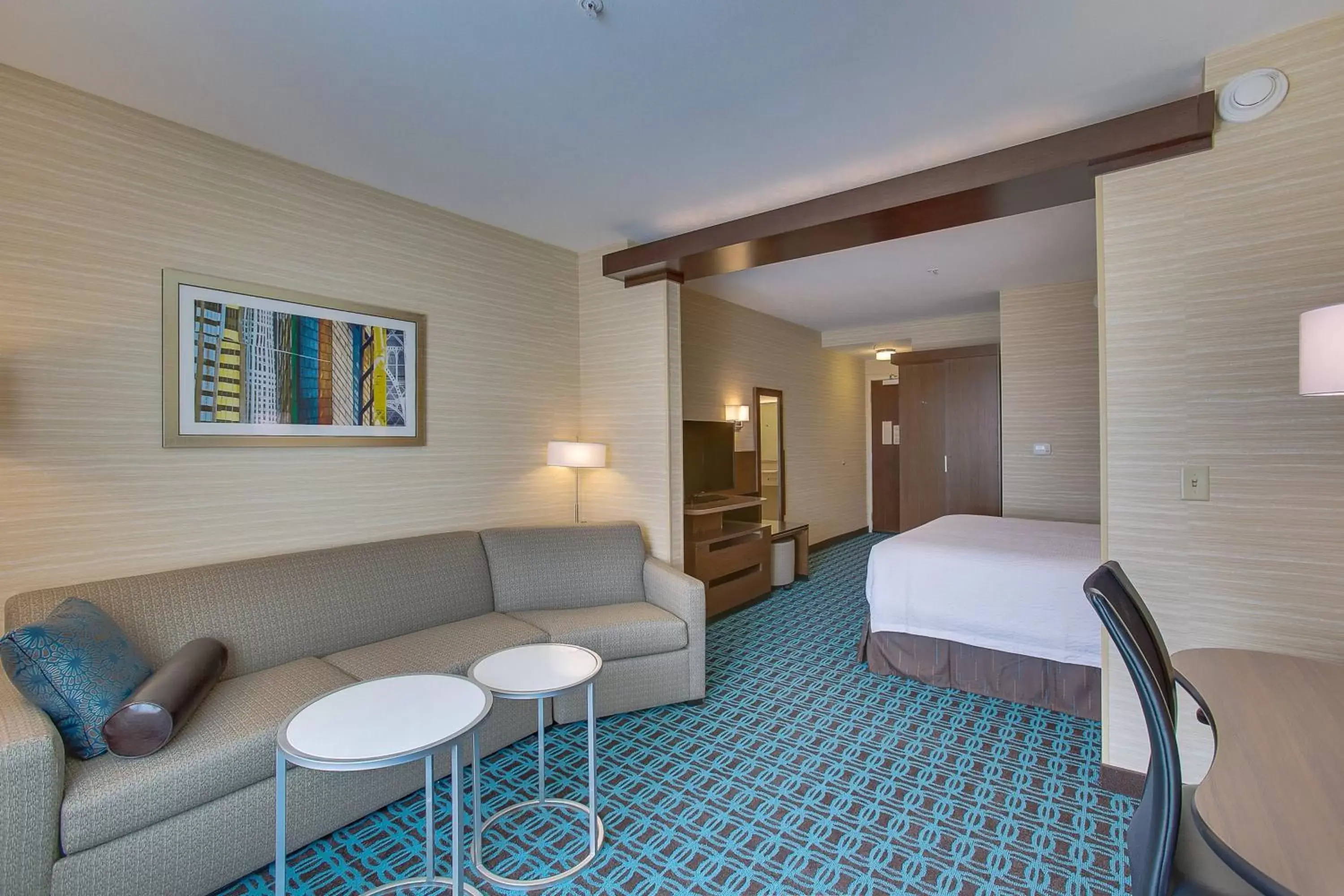 Bedroom, Seating Area in Fairfield Inn & Suites By Marriott Wichita East