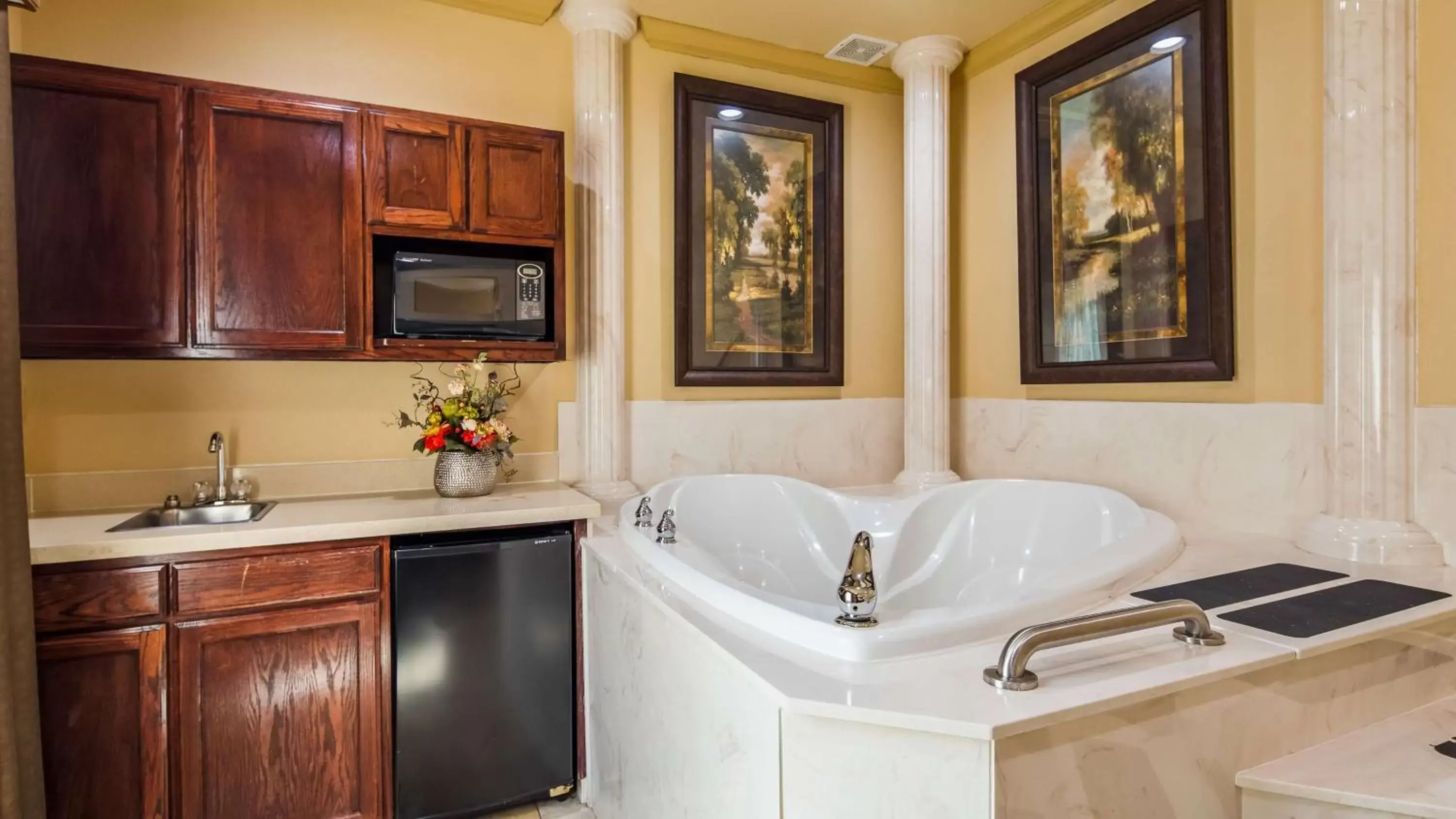 On site, Bathroom in Best Western Plus Crown Colony Inn & Suites