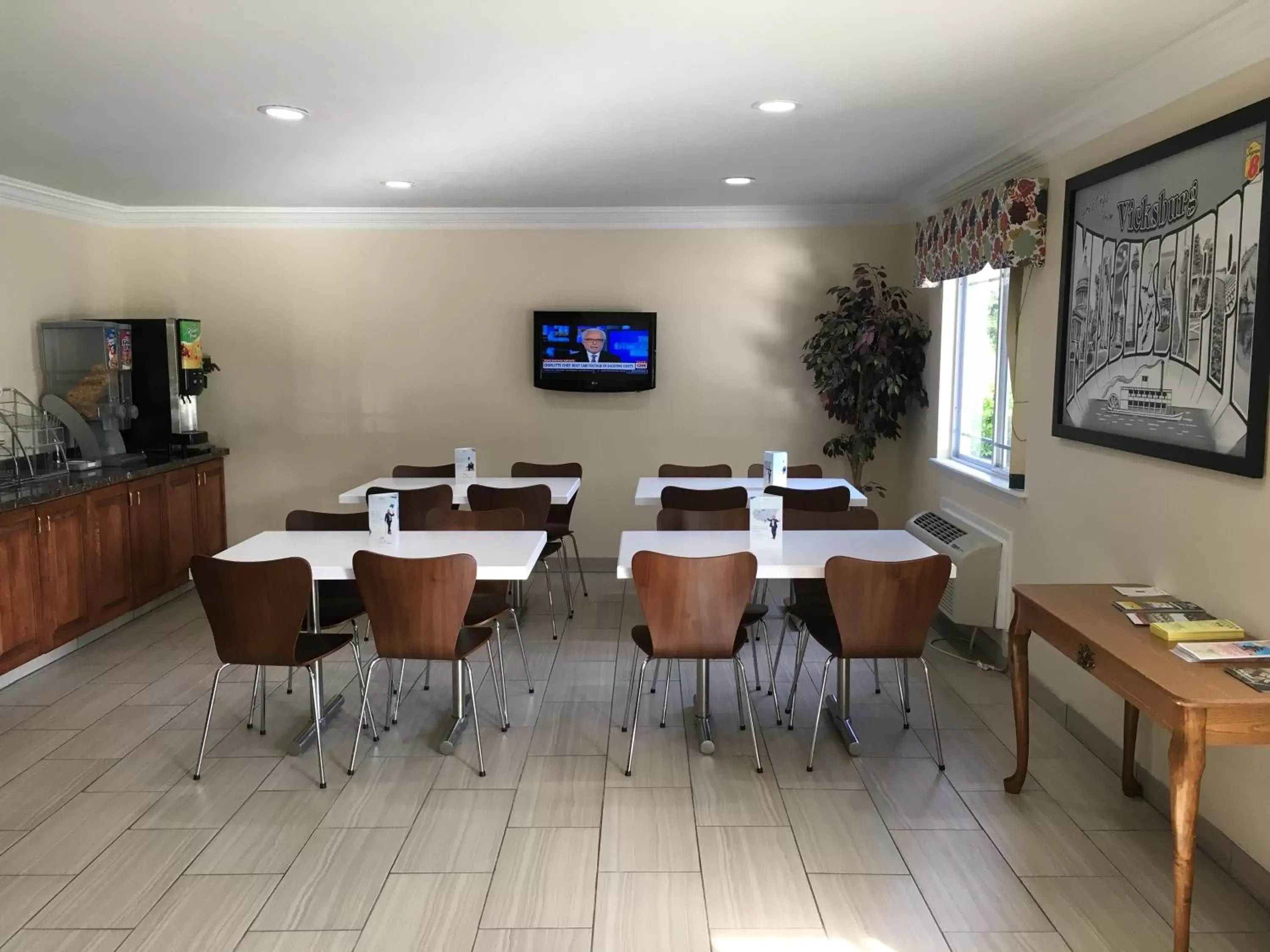 Dining area, Restaurant/Places to Eat in Super 8 by Wyndham Vicksburg