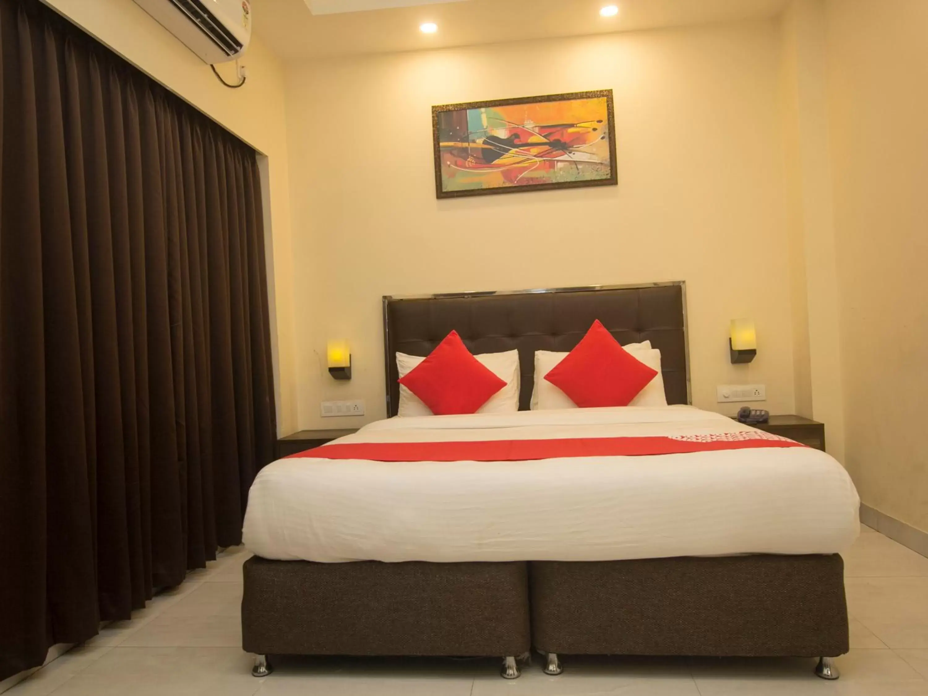 Bedroom, Bed in Hotel Mount View, Siliguri Bedroom, Bed in Hotel Mount View, Siliguri