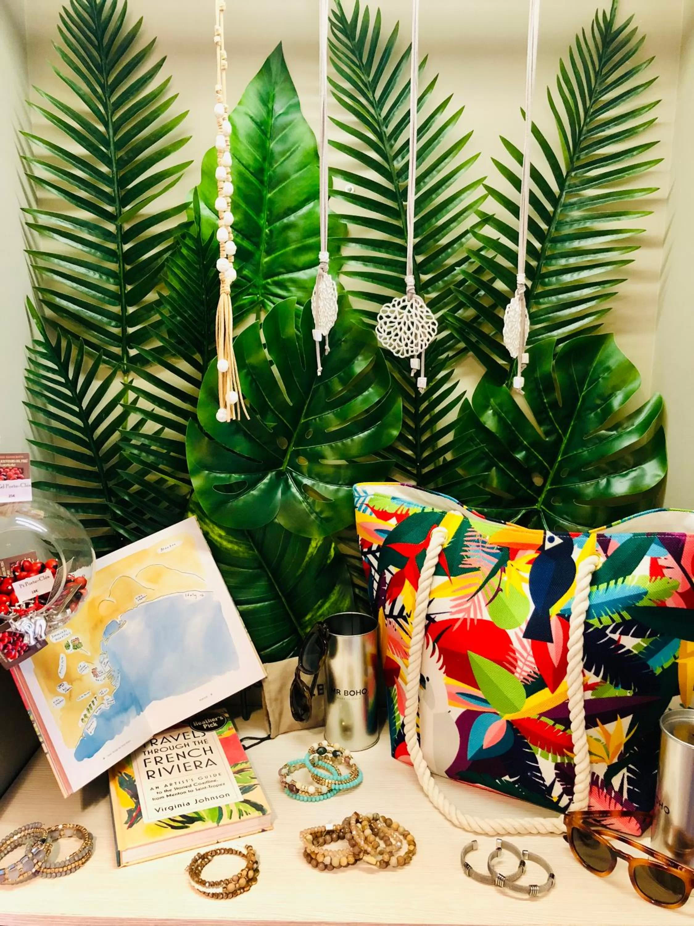 On-site shops in Hotel Palm Garavan