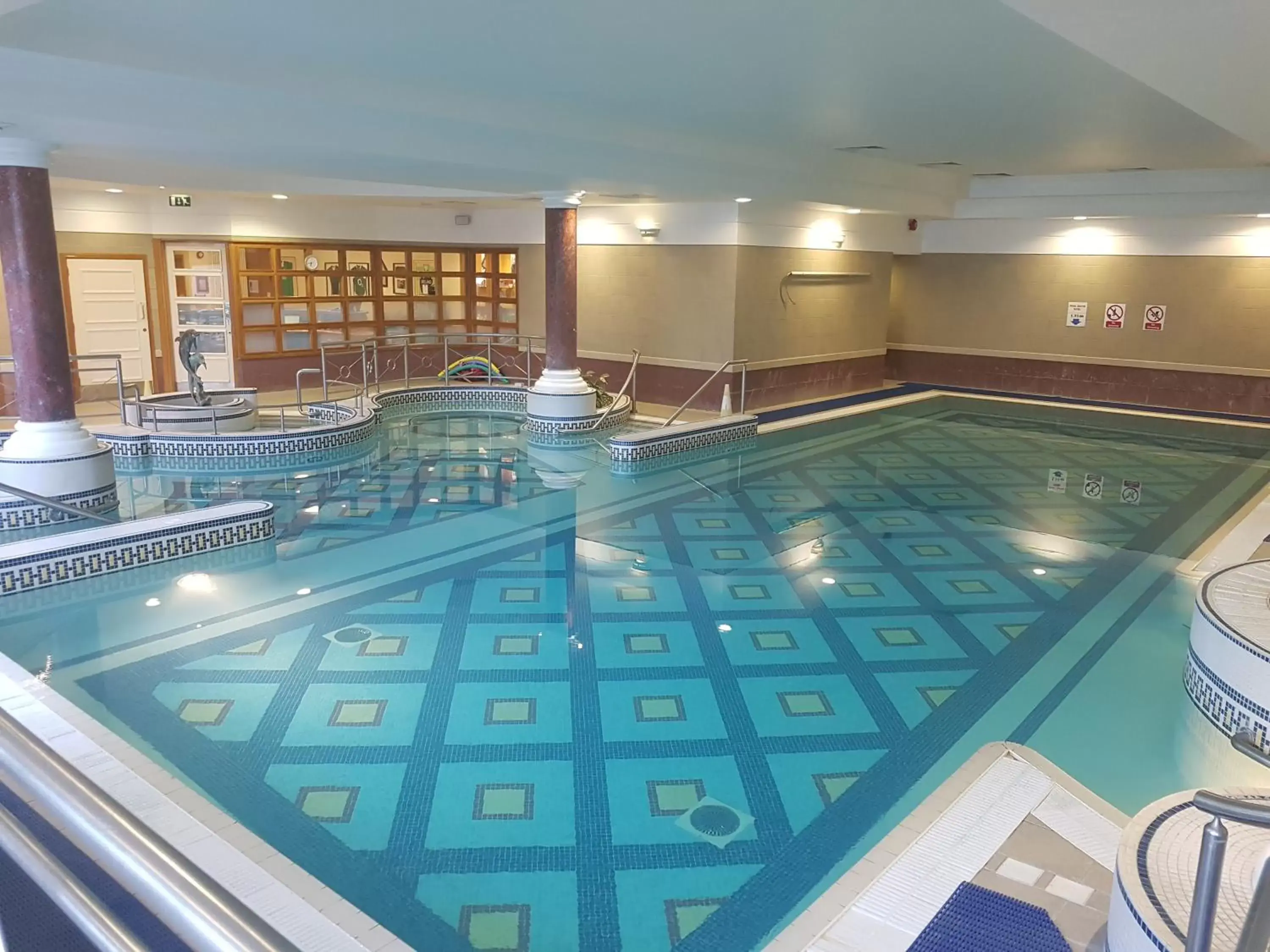 Swimming Pool in La Mon Hotel & Country Club