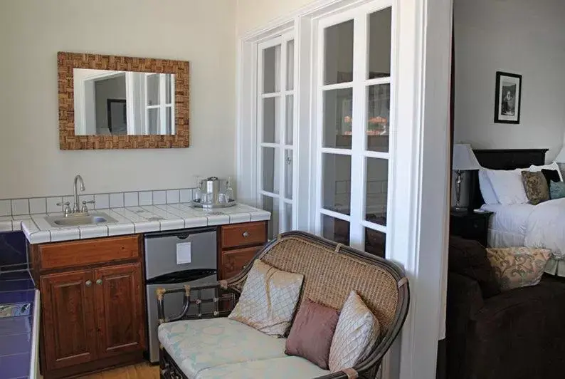 Kitchen or kitchenette in The Edgewater