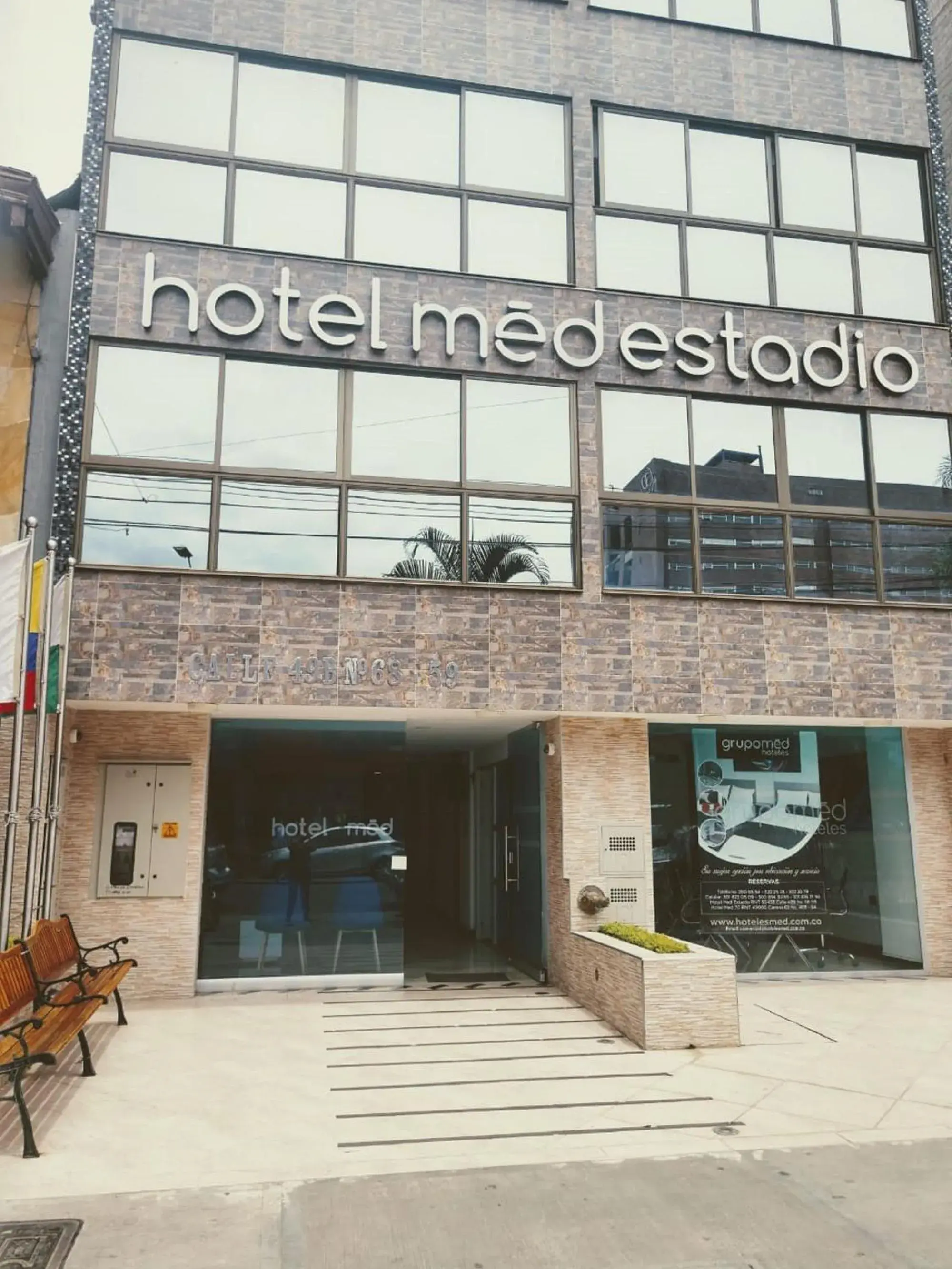 Facade/entrance, Property Building in Hotel Med Estadio