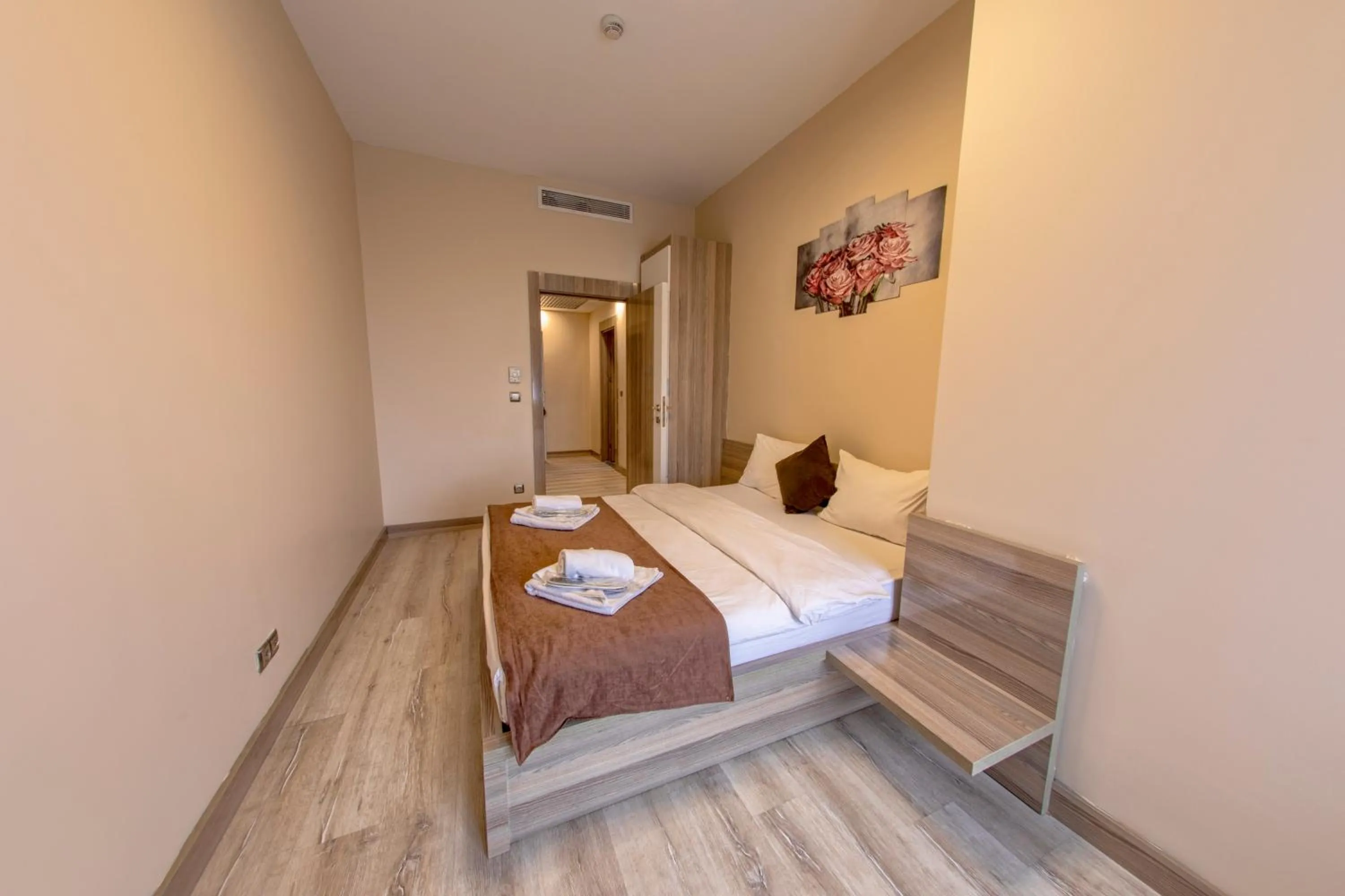 Bed in My House N5 Suites Hotel