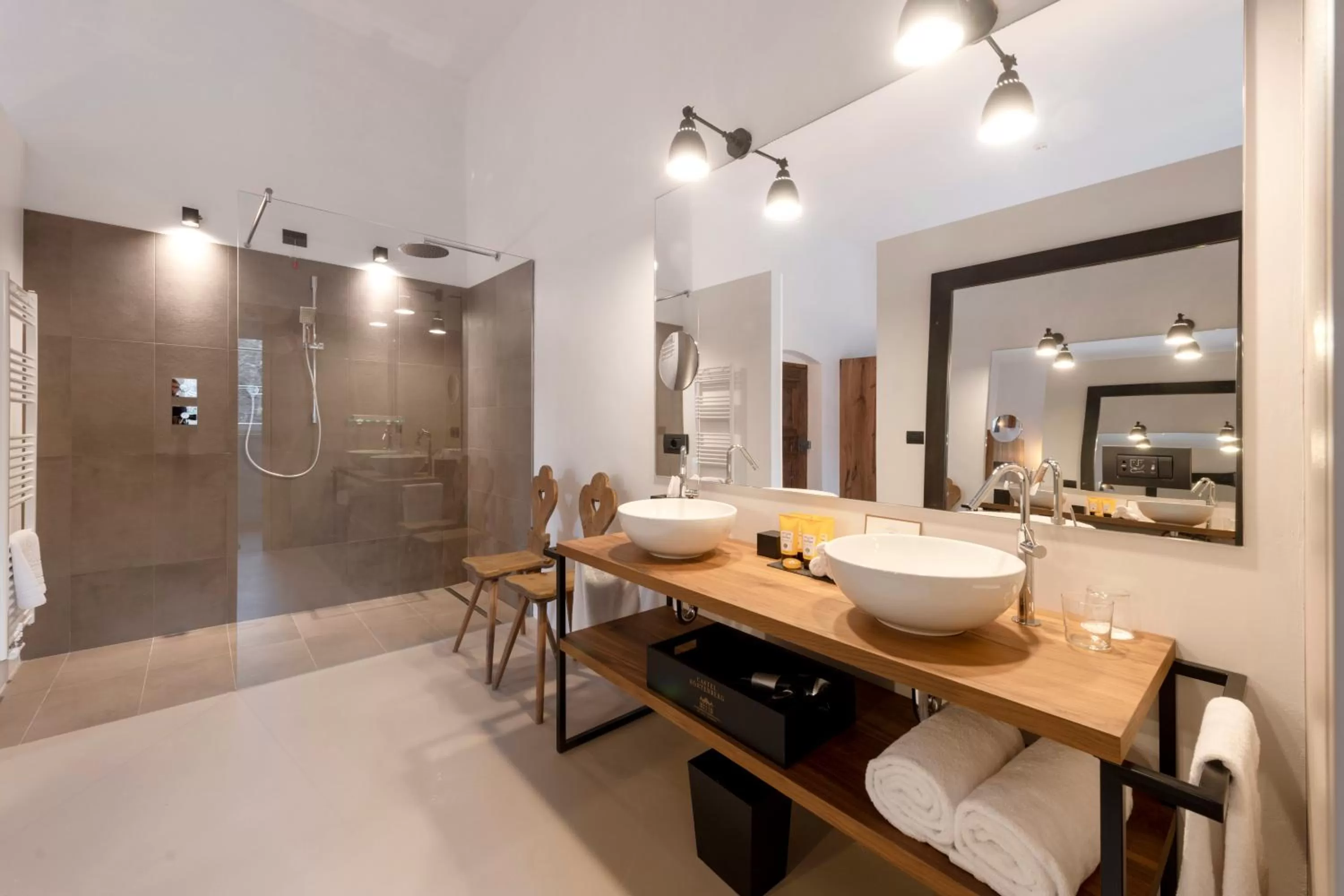 Shower in Castel Hörtenberg