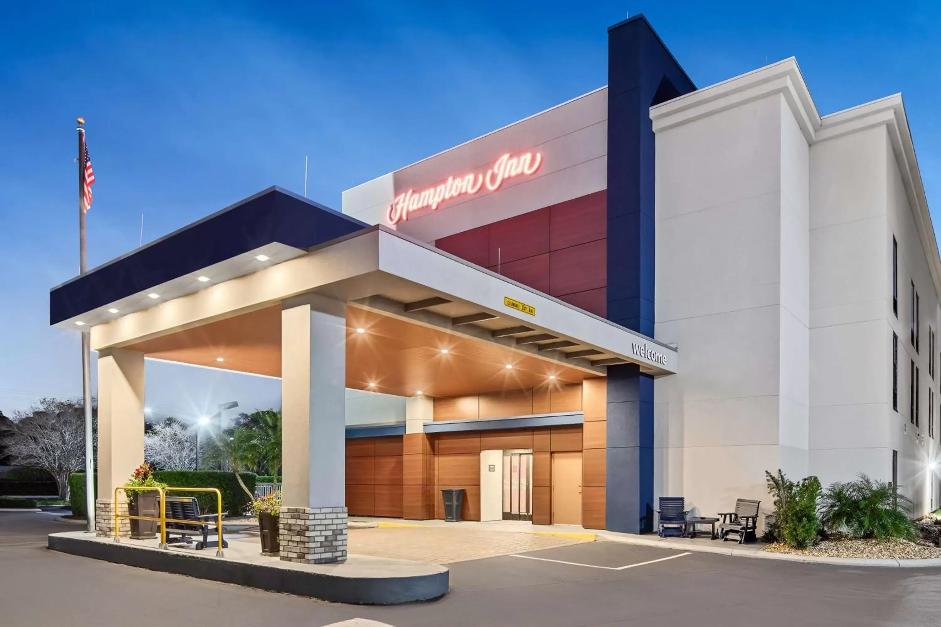 Property Building in Hampton Inn Debary-Deltona