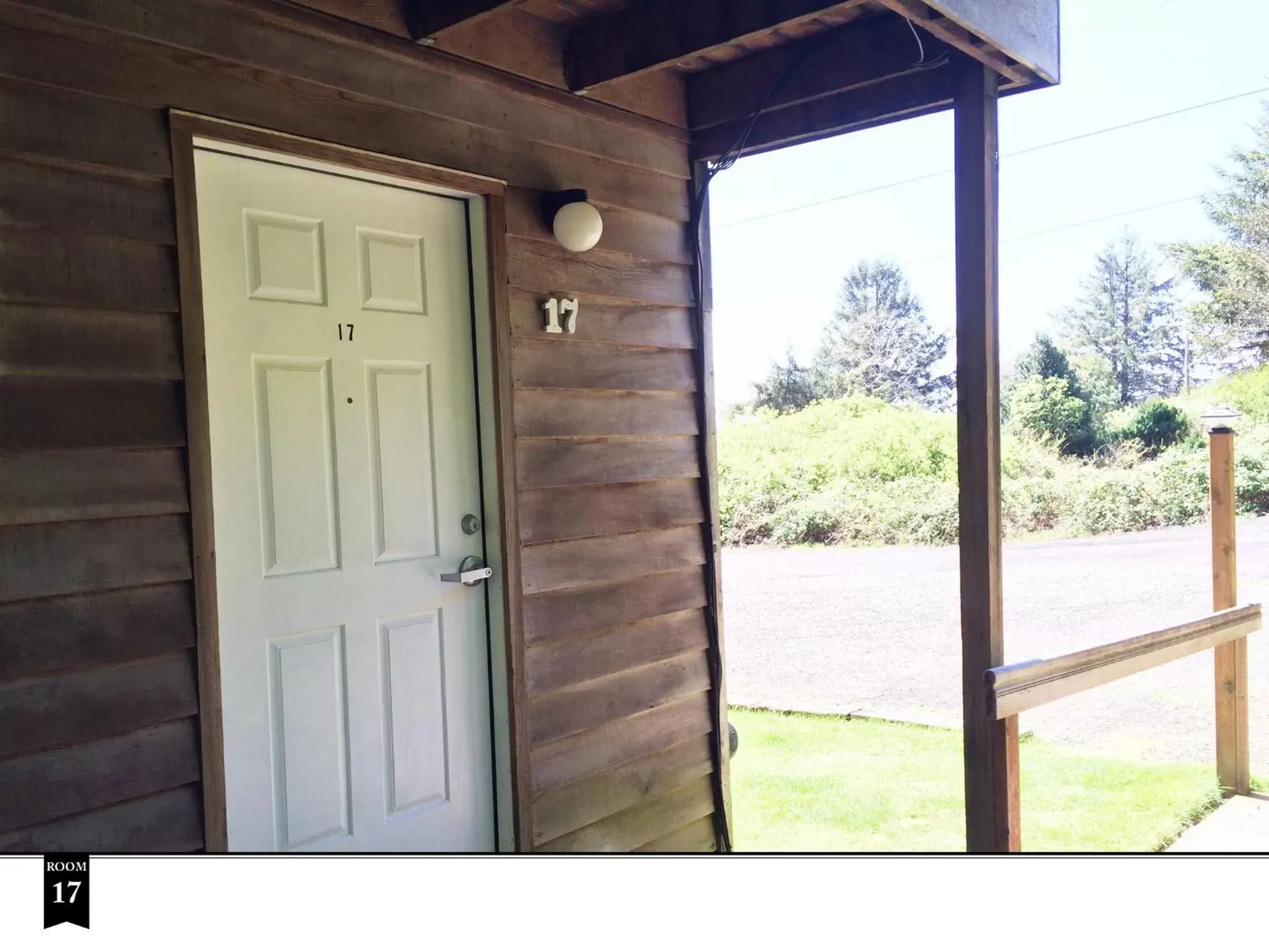 Facade/entrance in Ecola Creek Lodge