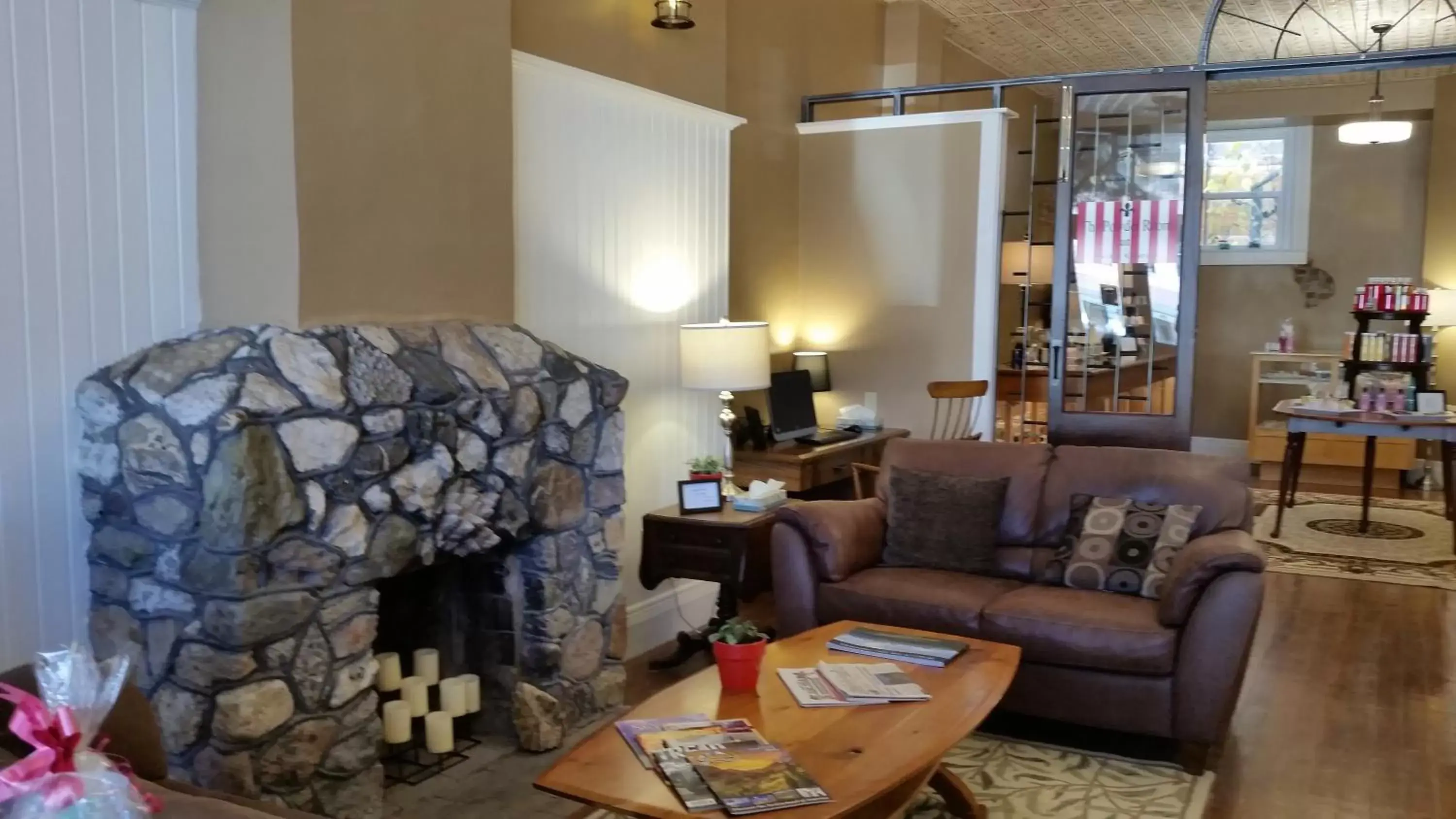 Lobby or reception in Hotel Ouray - for 12 years old and over