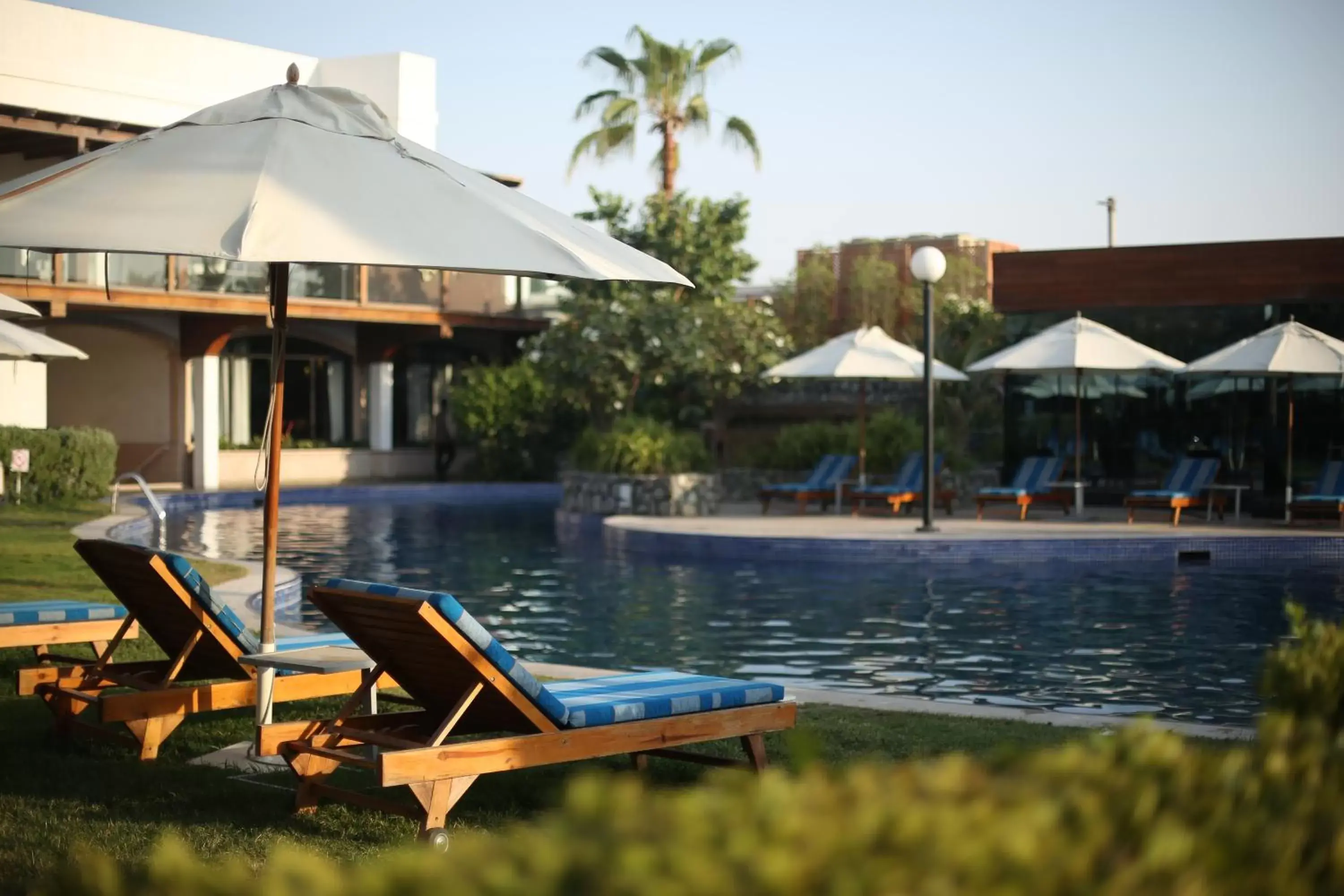 Swimming Pool in Dubai Marine Beach Resort & Spa