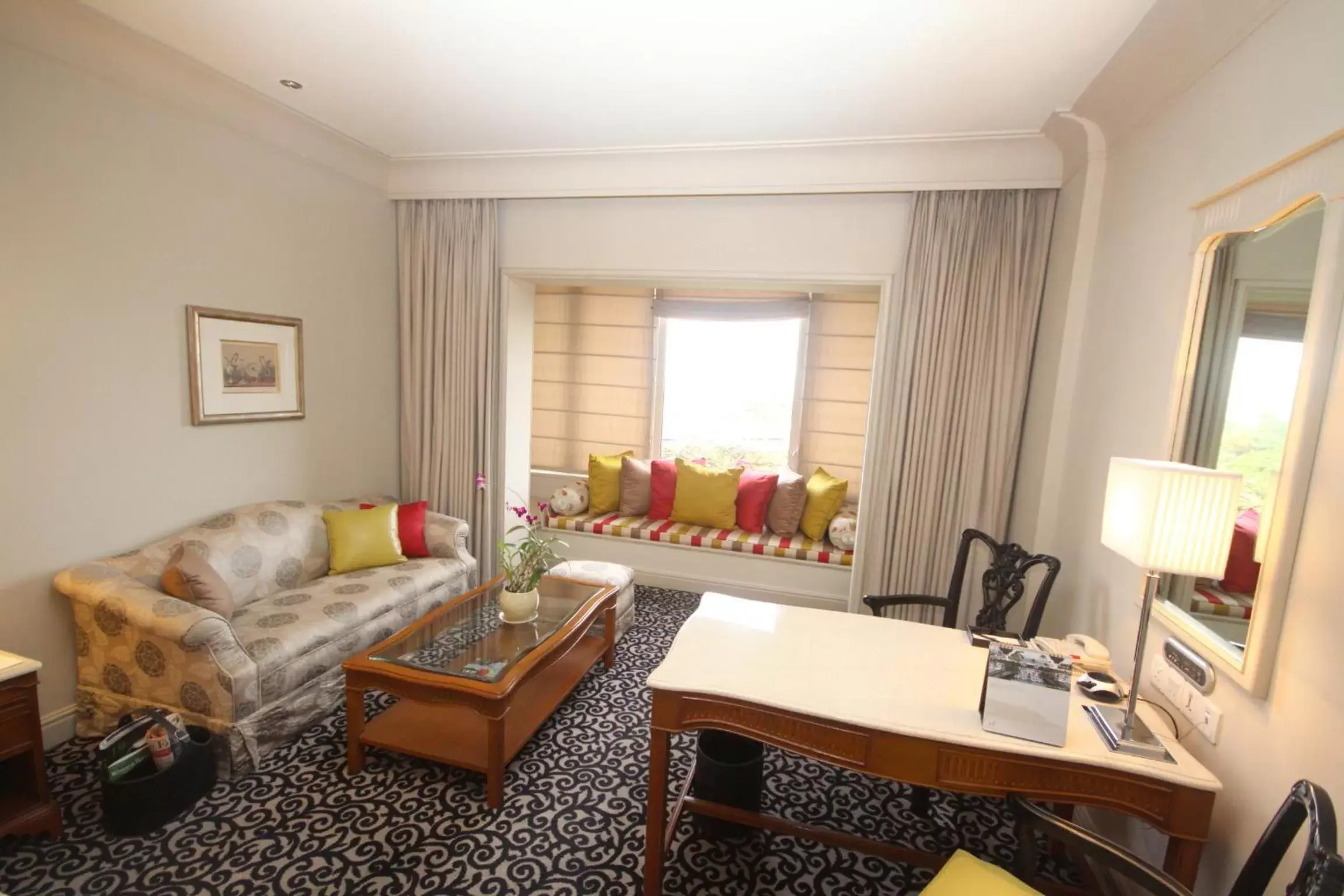 Living room, Seating Area in Taj Bengal