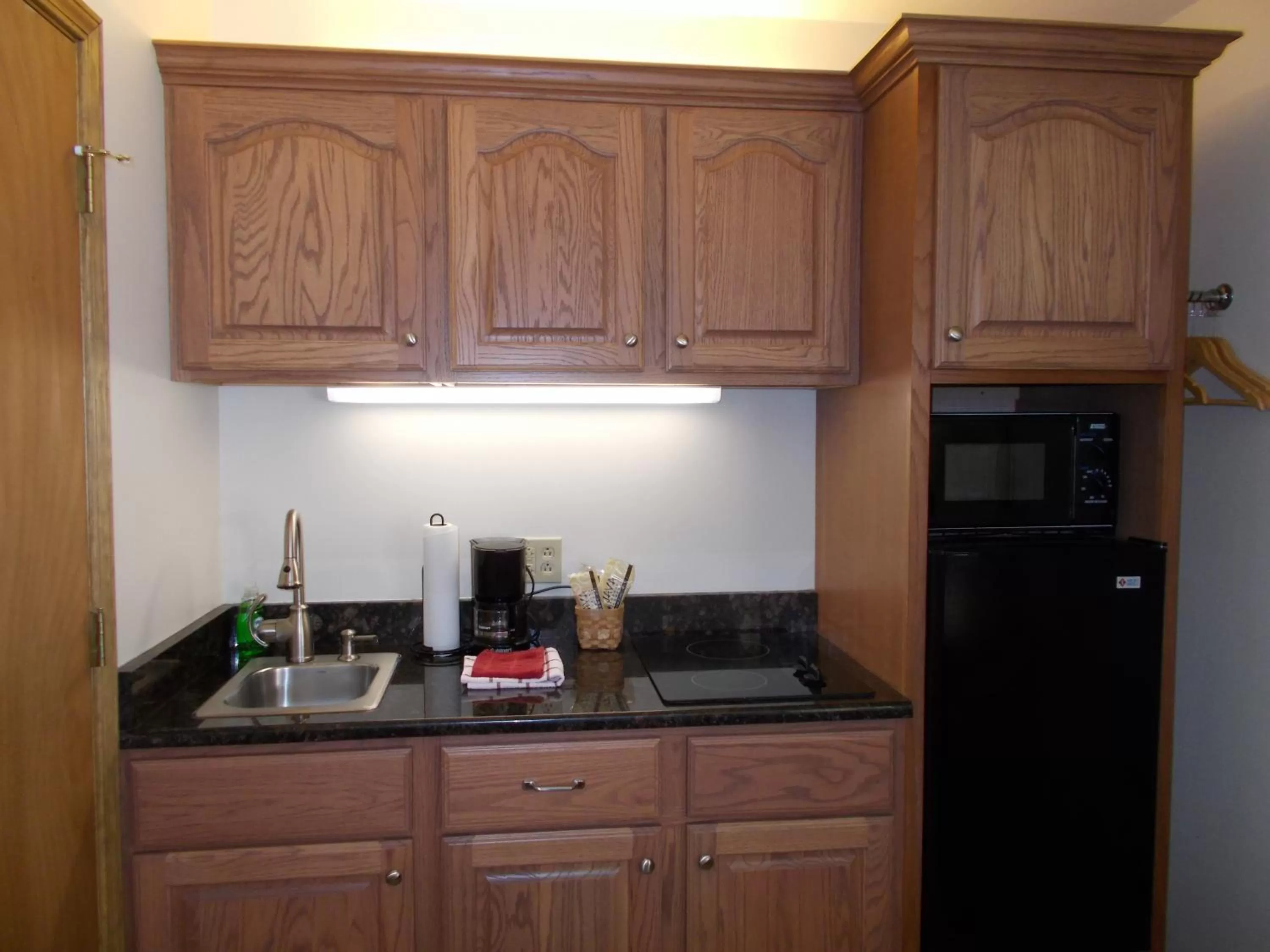 Kitchen or kitchenette in Shepherd Mountain Inn & Suites