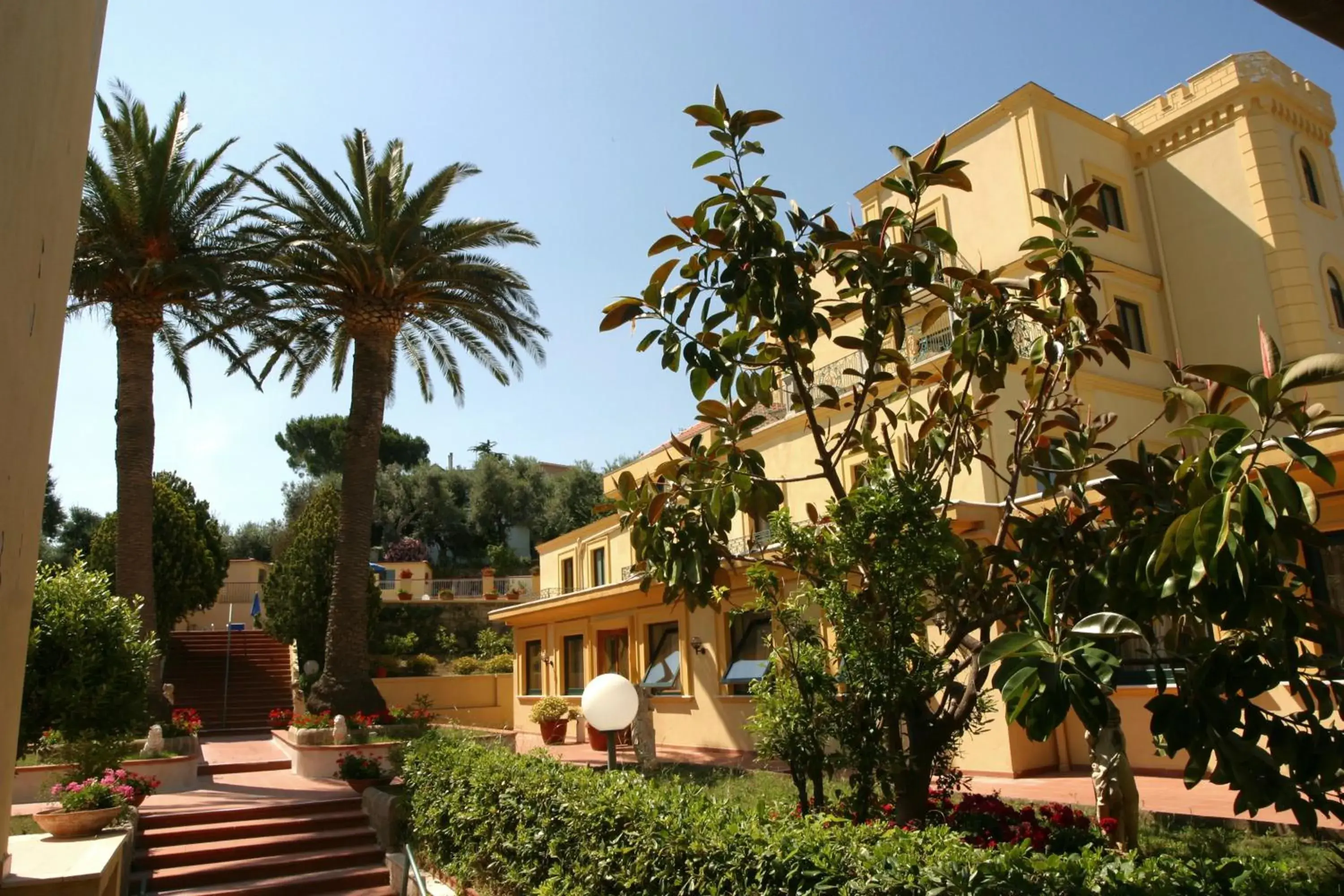 Facade/entrance, Property Building in Hotel Villa Igea