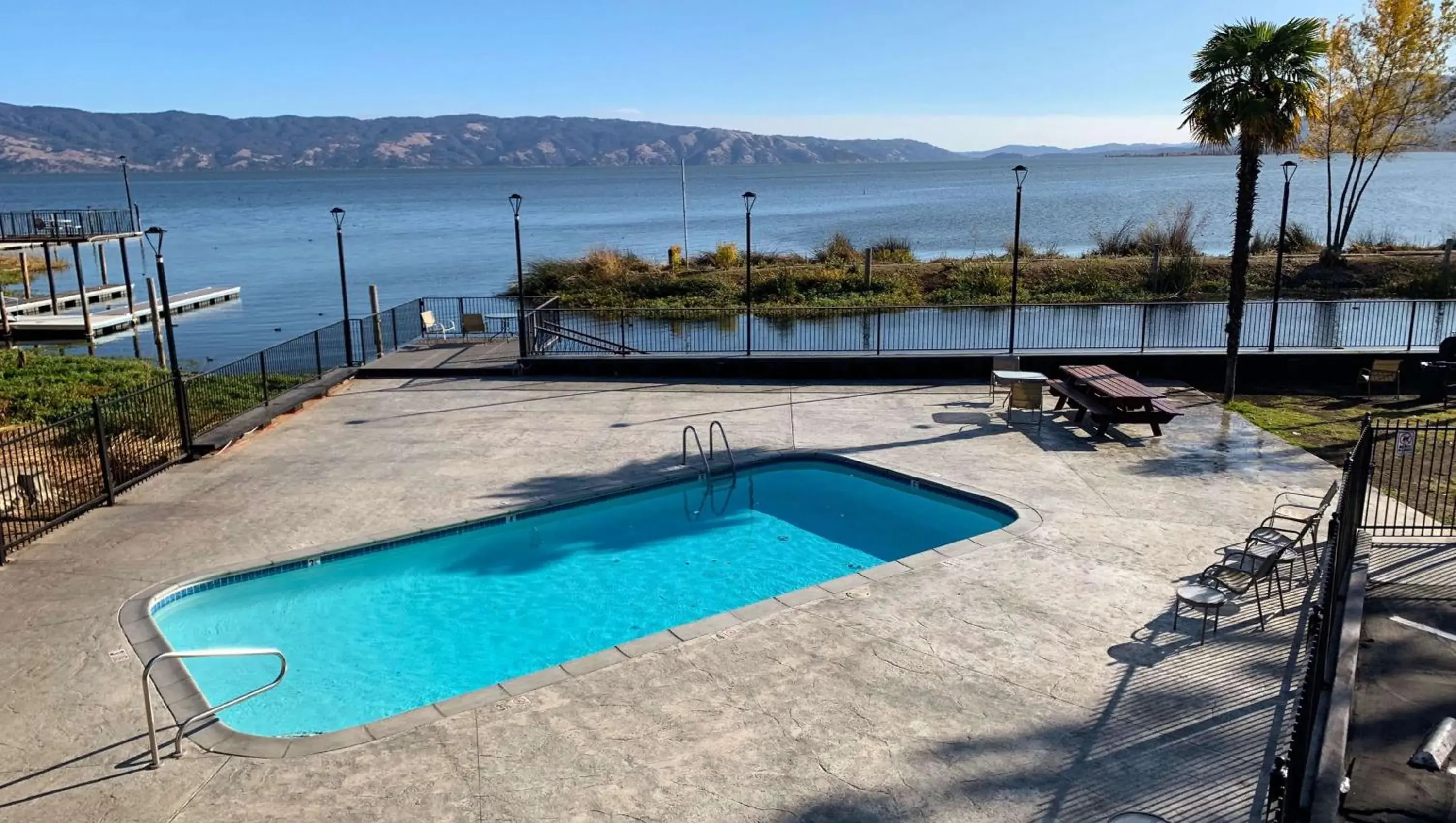 Swimming pool, Pool View in Anchorage Inn Lakeport