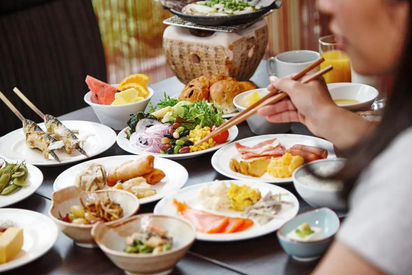 Buffet breakfast in Hotel Resol Gifu